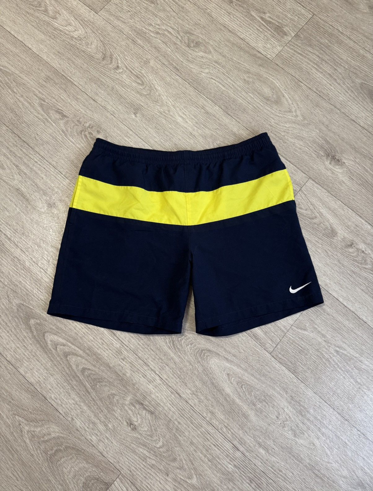 Nike × Vintage 🔷Vintage Nike Swoosh Nylon Shorts 2000s🔷 Size US 34 / EU 50 - 1 Thumbnail