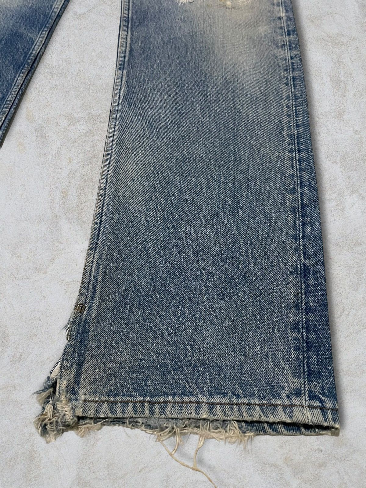 Levi's Vintage Clothing Vintage Levi’s 501 Distressed Washed ButtonFly Straight Jean Size US 31 - 5 Thumbnail