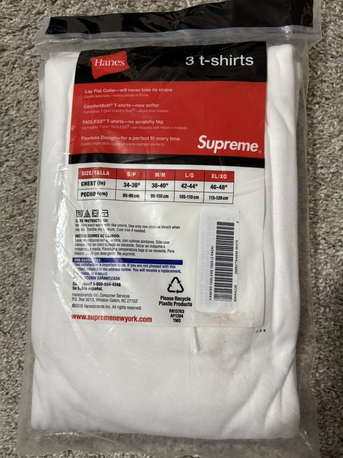 Hanes × Supreme Supreme x Hanes Tagless Tees White (3 Pack) Size US S / EU 44-46 / 1 - 3 Thumbnail