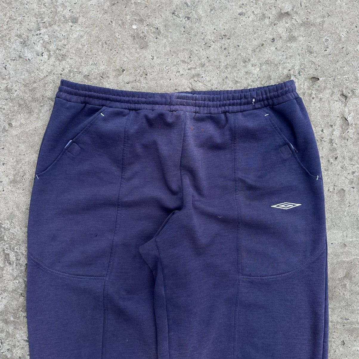 Umbro Vintage Umbro Joggers Small Logo Trashed Size L Y2K 90s USA Size US 36 / EU 52 - 3 Thumbnail