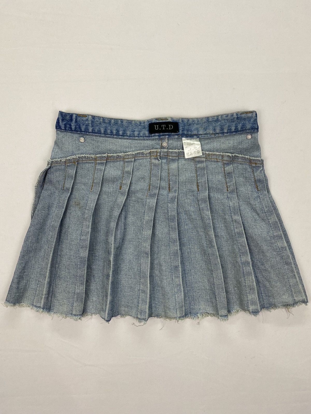 Le Grande Bleu (L.G.B.) U.T.D Distressed Pleated Jeans Skirt Size 28" / US 6 / IT 42 - 4 Thumbnail