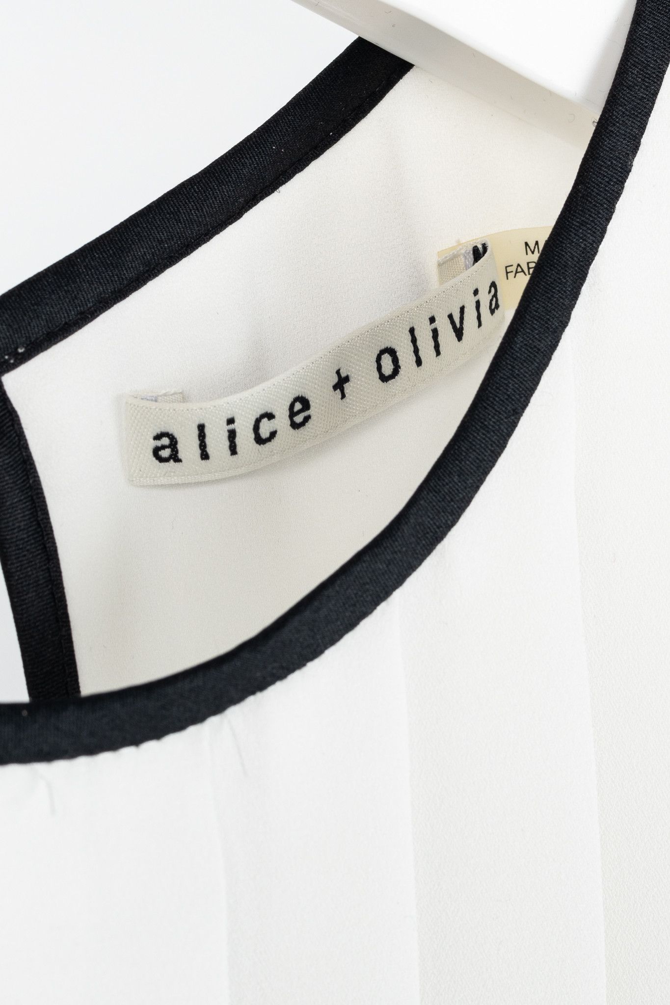 Alice + Olivia Alice + Olivia Dakota White Pleated Tie Waist Blouse Size S / US 4 / IT 40 - 4 Thumbnail