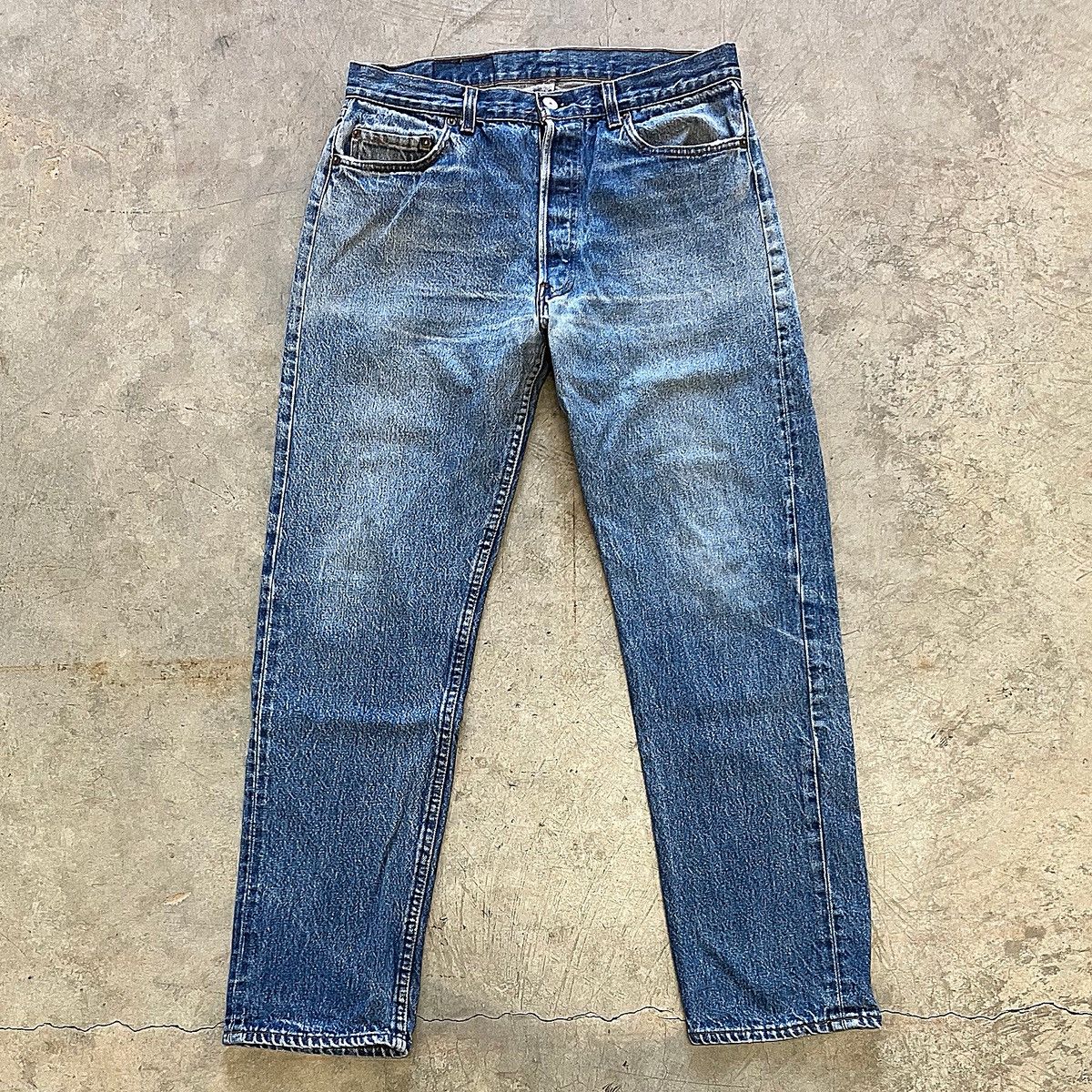 Vintage Vintage Levi's Jeans Size US 36 / EU 52 - 2 Thumbnail