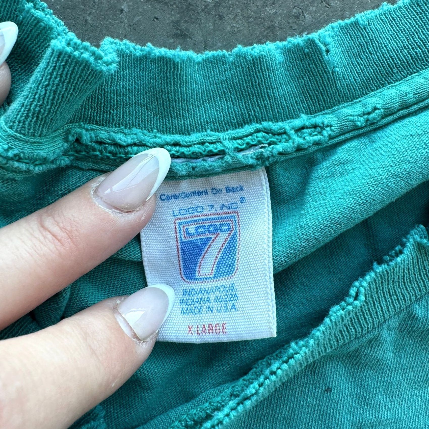 NFL VINTAGE Y2K 90'S MIAMI DOLPHINS SINGLE STITCH LOGO SEVEN TEAL NFL GRAPHIC TEE XL Men Green Graphic Tee XL Mens Size US XL / EU 56 / 4 - 3 Thumbnail