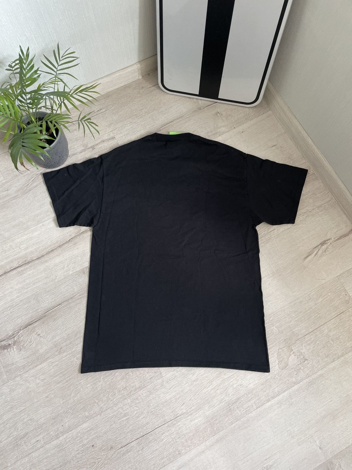 Designer × Huf Vintage 2002 Huf T-shirt with Smoke Bear Skate Art Sk8 Y2k Size US L / EU 52-54 / 3 - 2 Thumbnail