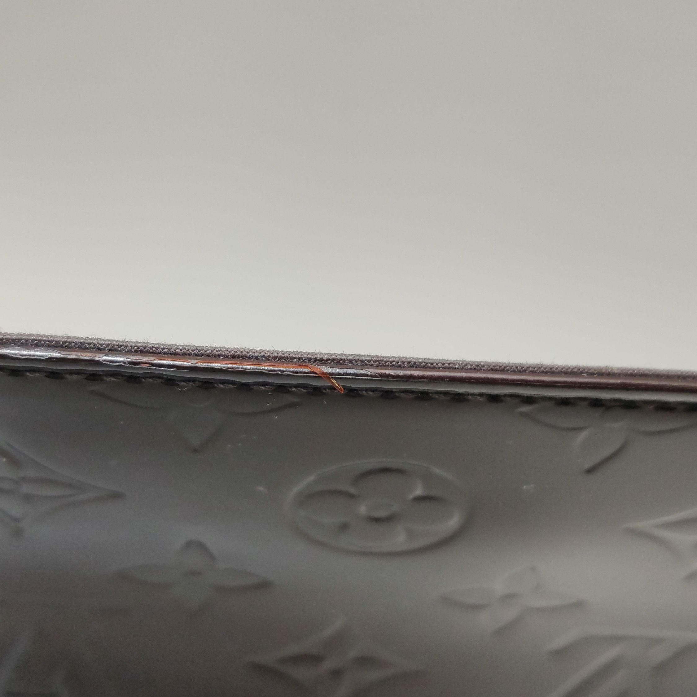 Louis Vuitton Louis Vuitton (LV) Patent leather solid color embossed mono Size ONE SIZE - 7 Thumbnail