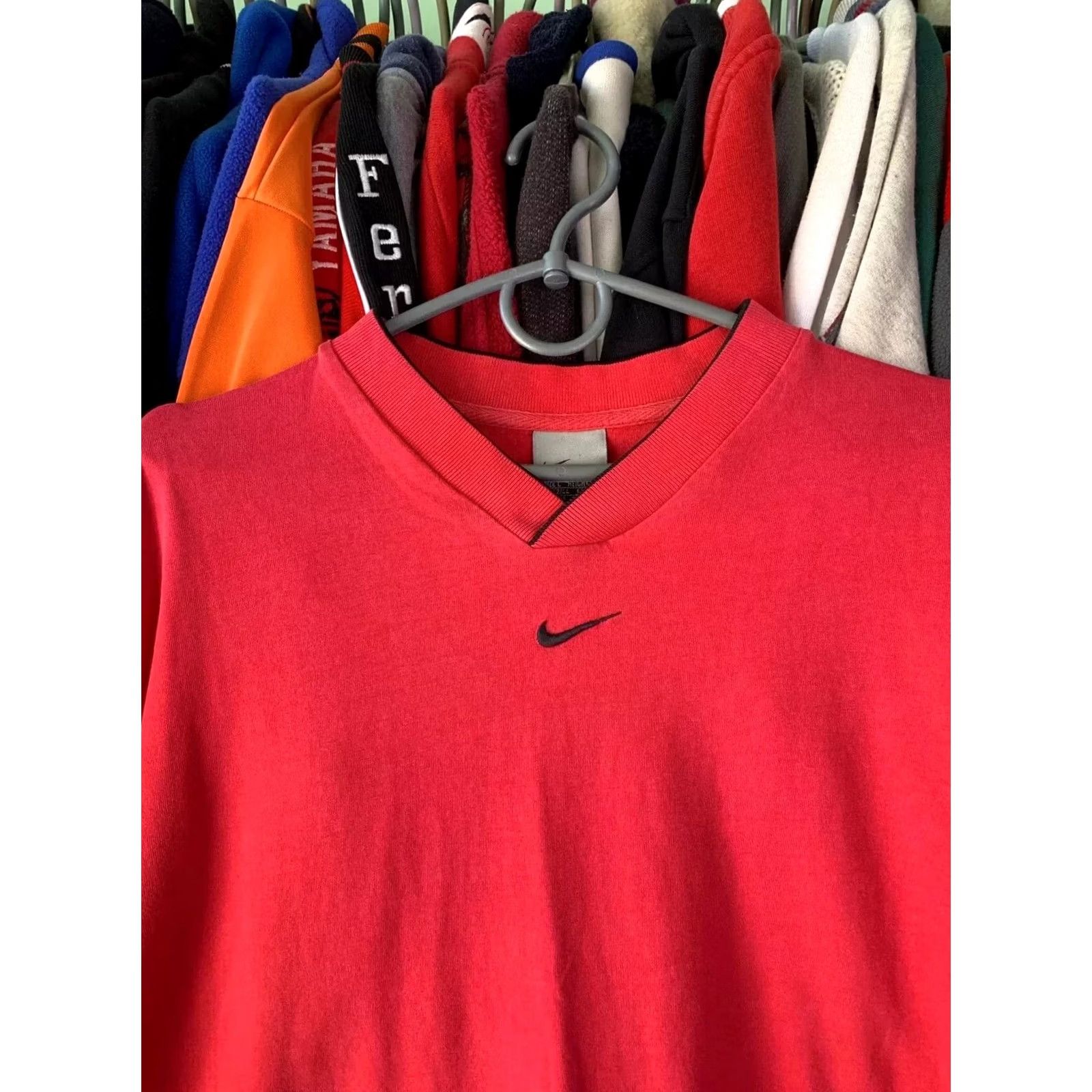 Nike VINTAGE Nike Big Center Swoosh Logo Tee T-Shirt Men’s Size L Shirt Red Nike Logo Mens L Adult T-Shirt Size US L / EU 52-54 / 3 - 3 Thumbnail
