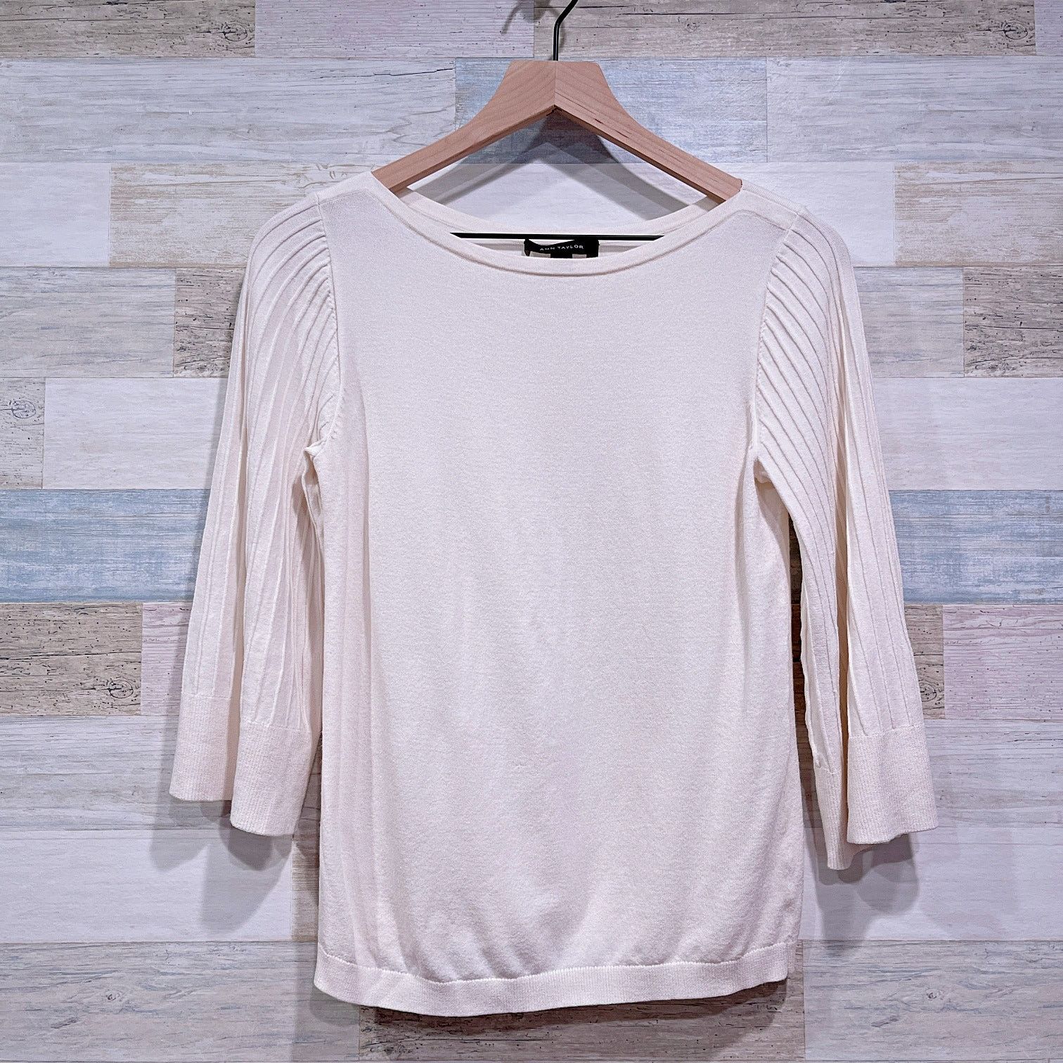 Ann Taylor Ann Taylor 3/4 Flared Pintuck Sleeve Blouse Cream Womens XS Size XS / US 0-2 / IT 36-38 - 1 Thumbnail