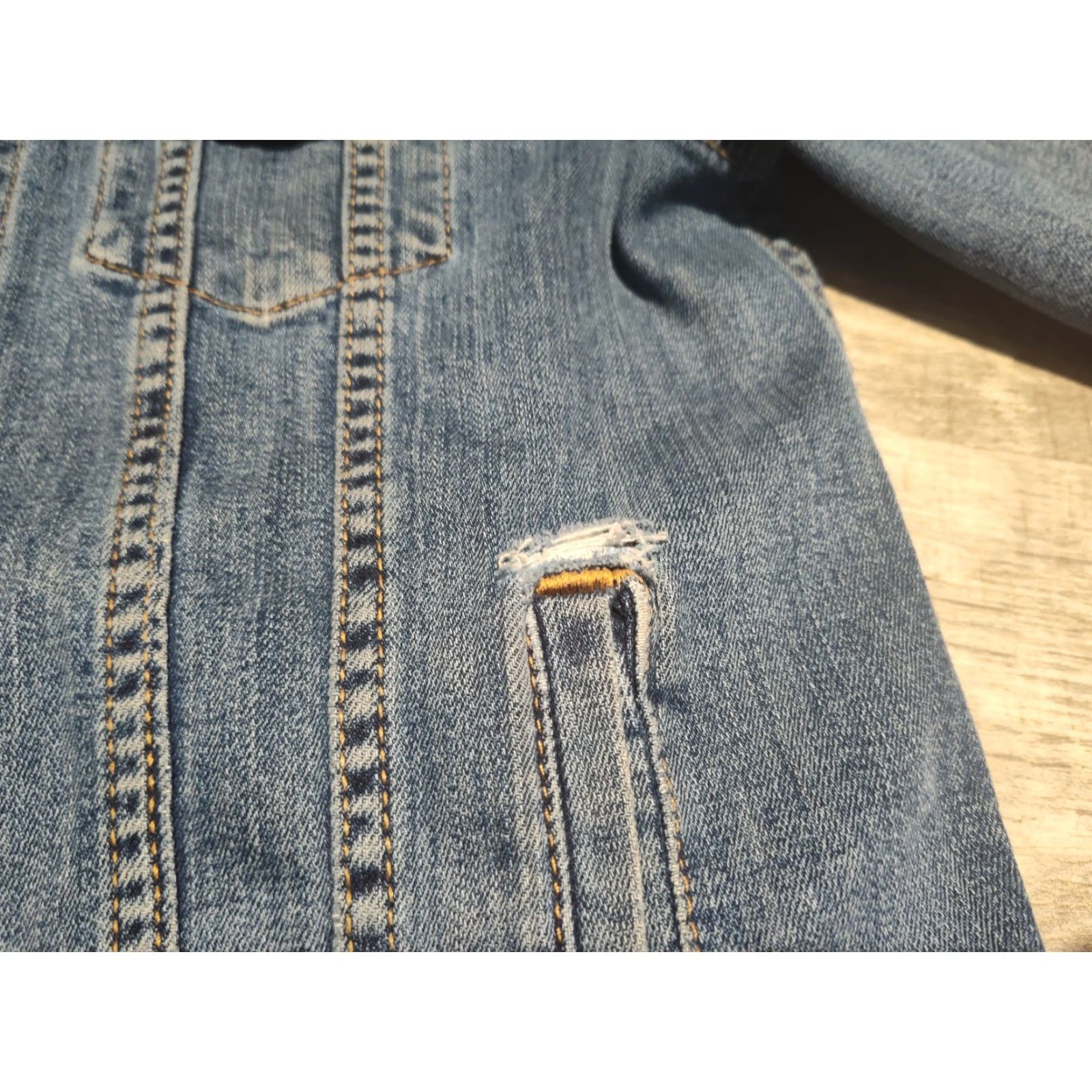 Levi's VINTAGE Levi's Original Trucker Denim Jacket Women’s Medium Blue Slim Fit Classic Size M / US 6-8 / IT 42-44 - 5 Thumbnail