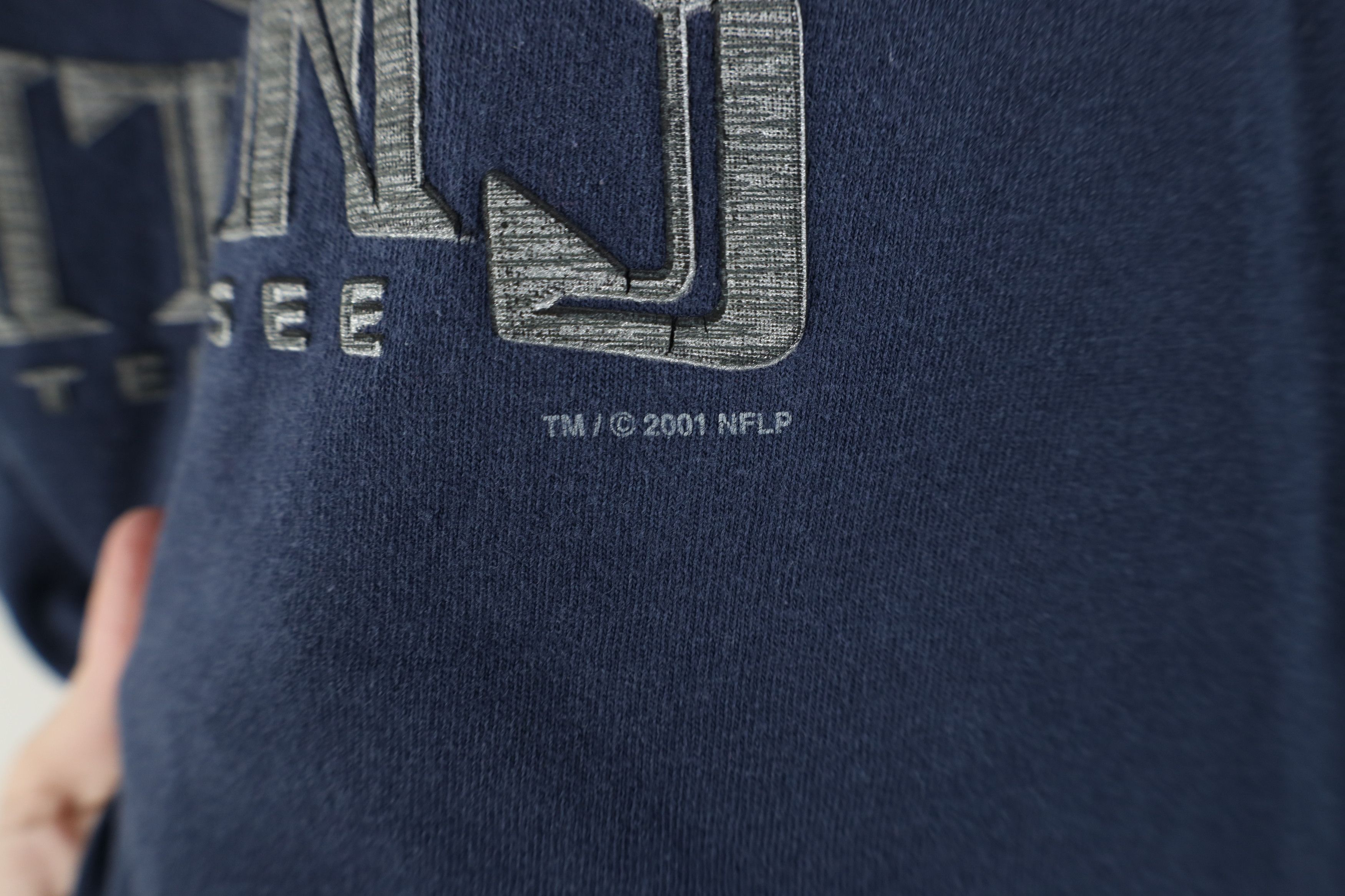 Vintage Vintage Y2K 2001 Spell Out Tennessee Titans Football T-Shirt Size US L / EU 52-54 / 3 - 6 Thumbnail