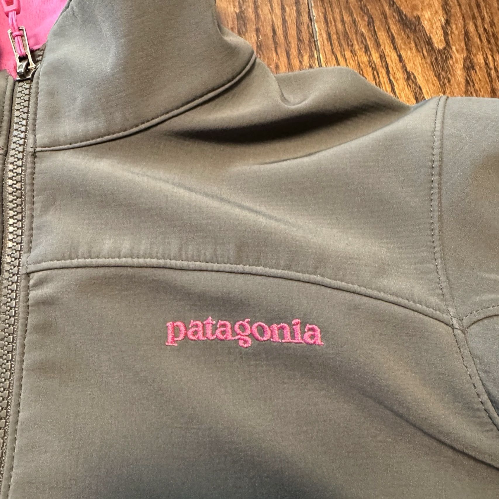Patagonia Patagonia Women's Size Small Jacket Softshell Gray Pink Polartec Adze Classic Outdoor Womens Jacket Size S / US 4 / IT 40 - 3 Thumbnail