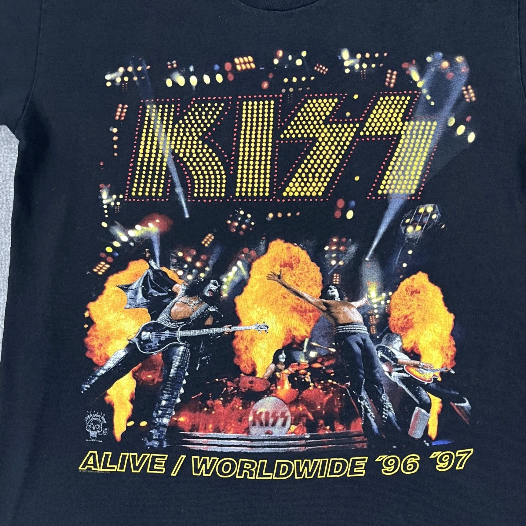 Vintage VINTAGE Kiss Shirt Mens L Graphic Tee Black Alive Worldwide 1996 1997 Concert Tour USA 90s Mens Size US L / EU 52-54 / 3 - 3 Thumbnail