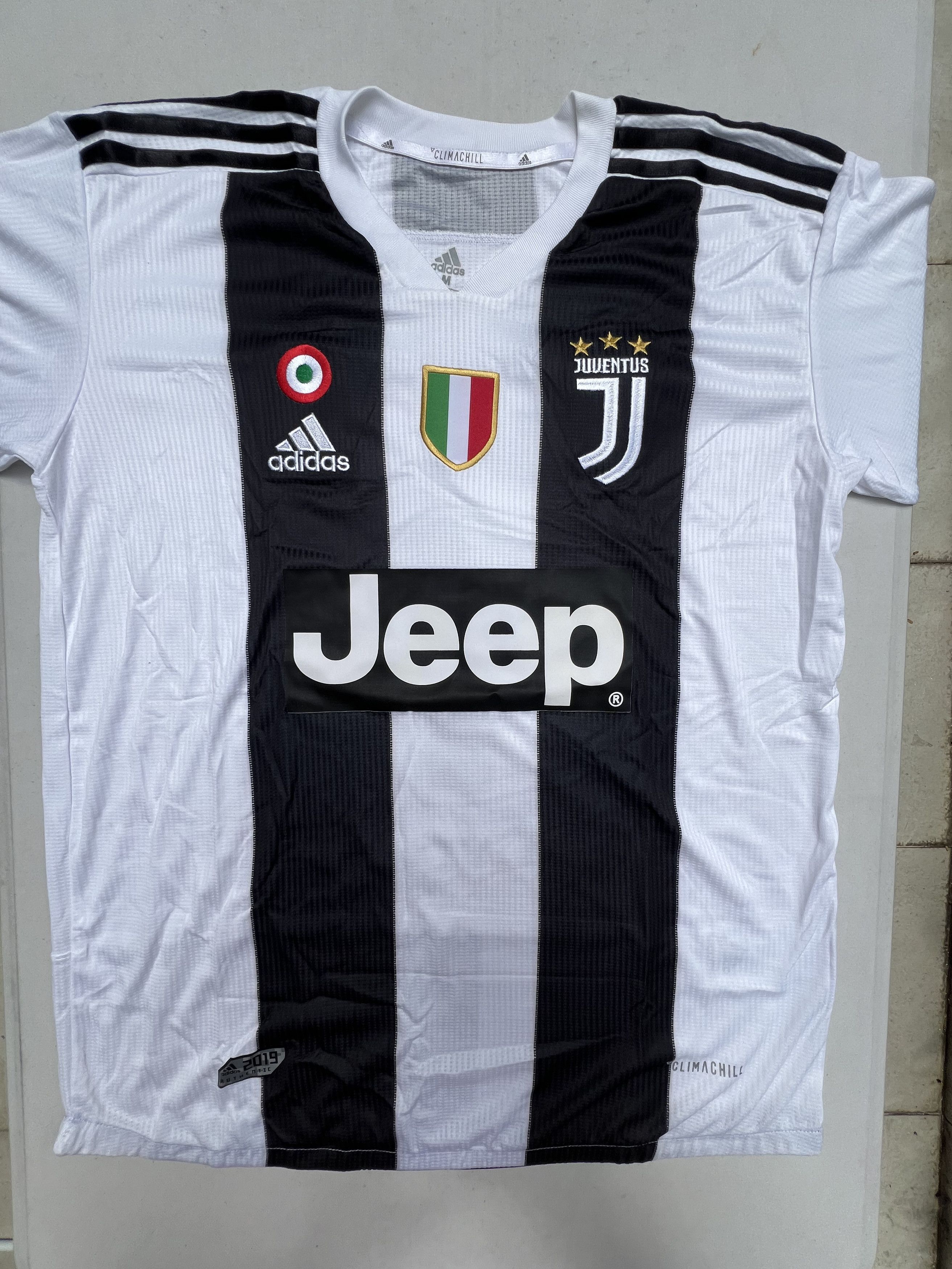 Adidas Cristiano Ronaldo Juventus Home Soccer / Football Jersey Size US M / EU 48-50 / 2 - 2 Thumbnail