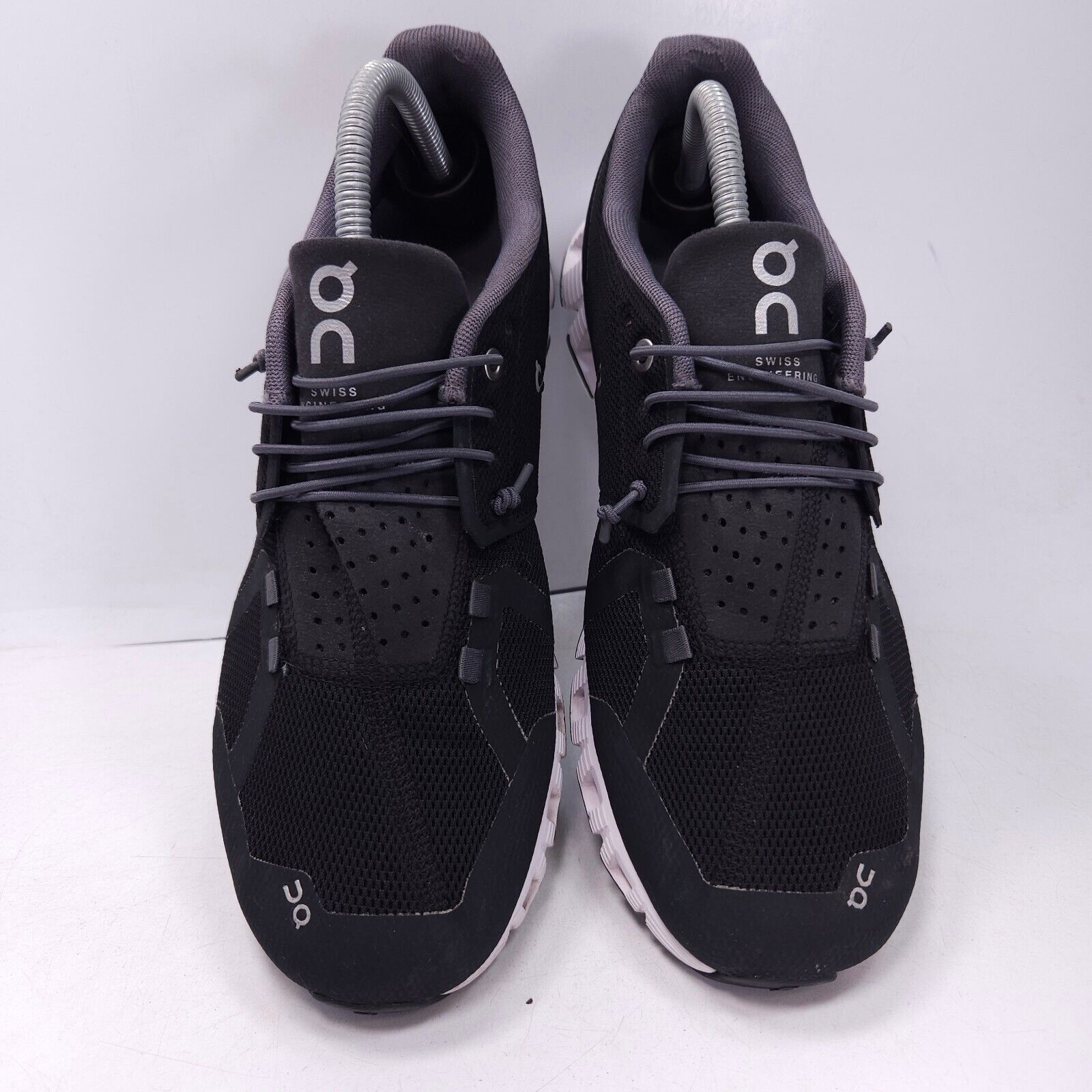 On On Cloud 5 Swiss Engineering Shoe Womens Size 10 Black White Size US 10 / IT 40 - 2 Thumbnail