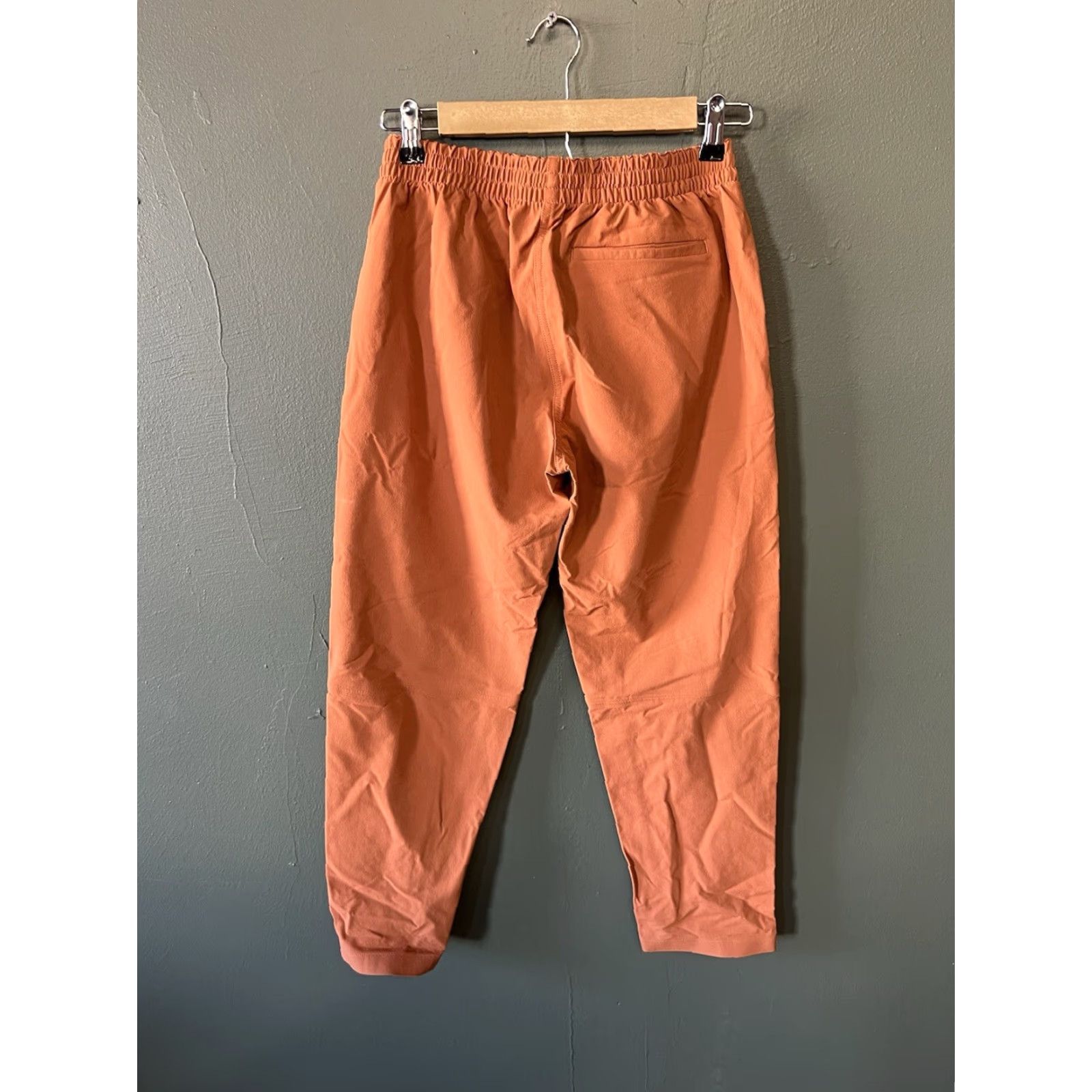 Outdoor Voices Outdoor Voices Womens Orange Cropped Jogger Sweatpants XS Pants Regular Activewear Girls? Size 26" / US 2 / IT 38 - 2 Thumbnail