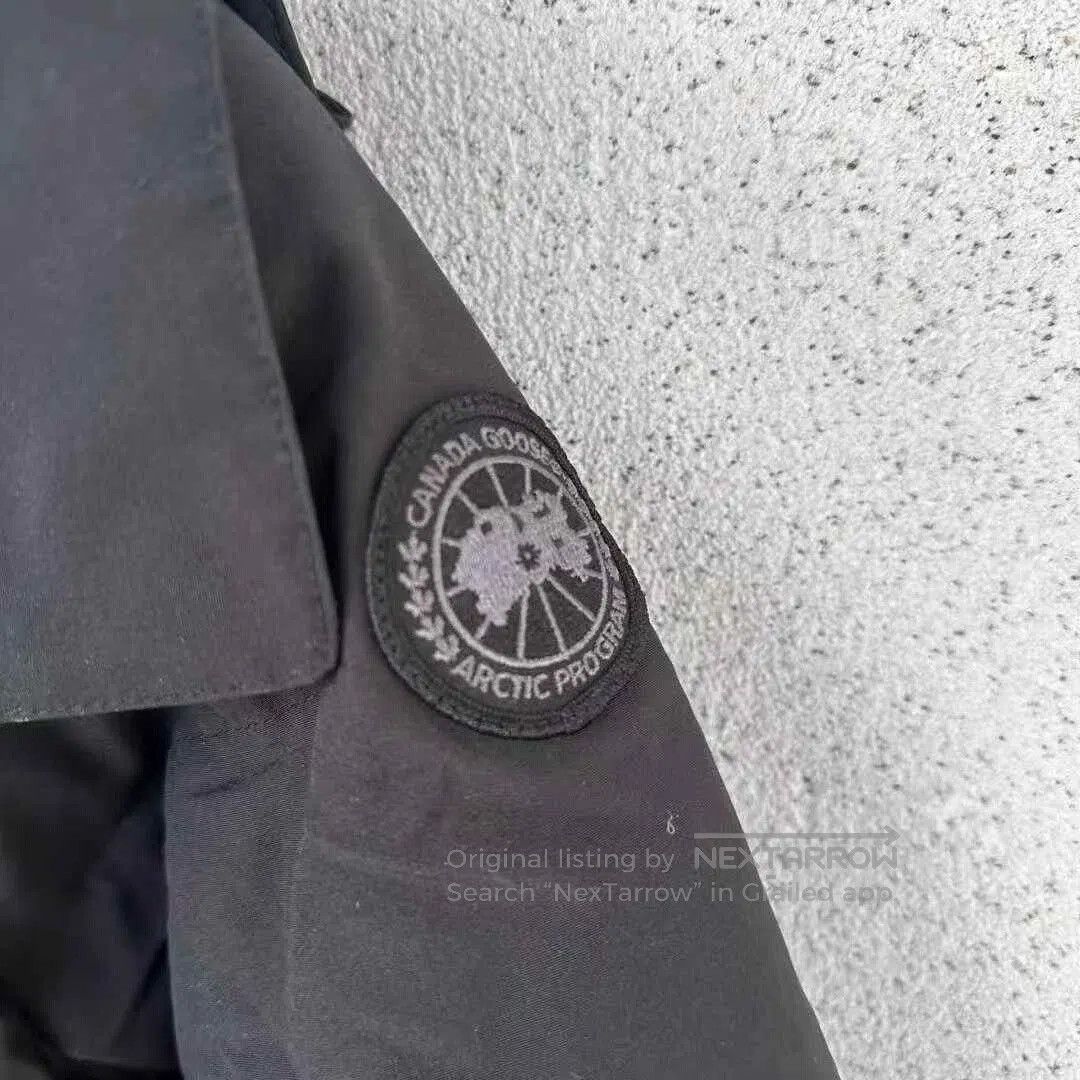 Canada Goose Canada Goose Black Logo Down Jacket XS. Size XS / US 0-2 / IT 36-38 - 2 Thumbnail