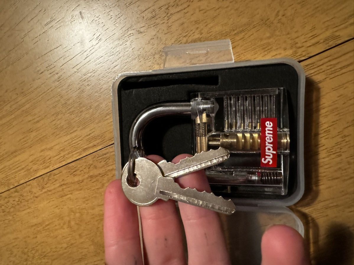 Supreme Supreme Acrylic Lock (Clear) Size ONE SIZE - 7 Thumbnail