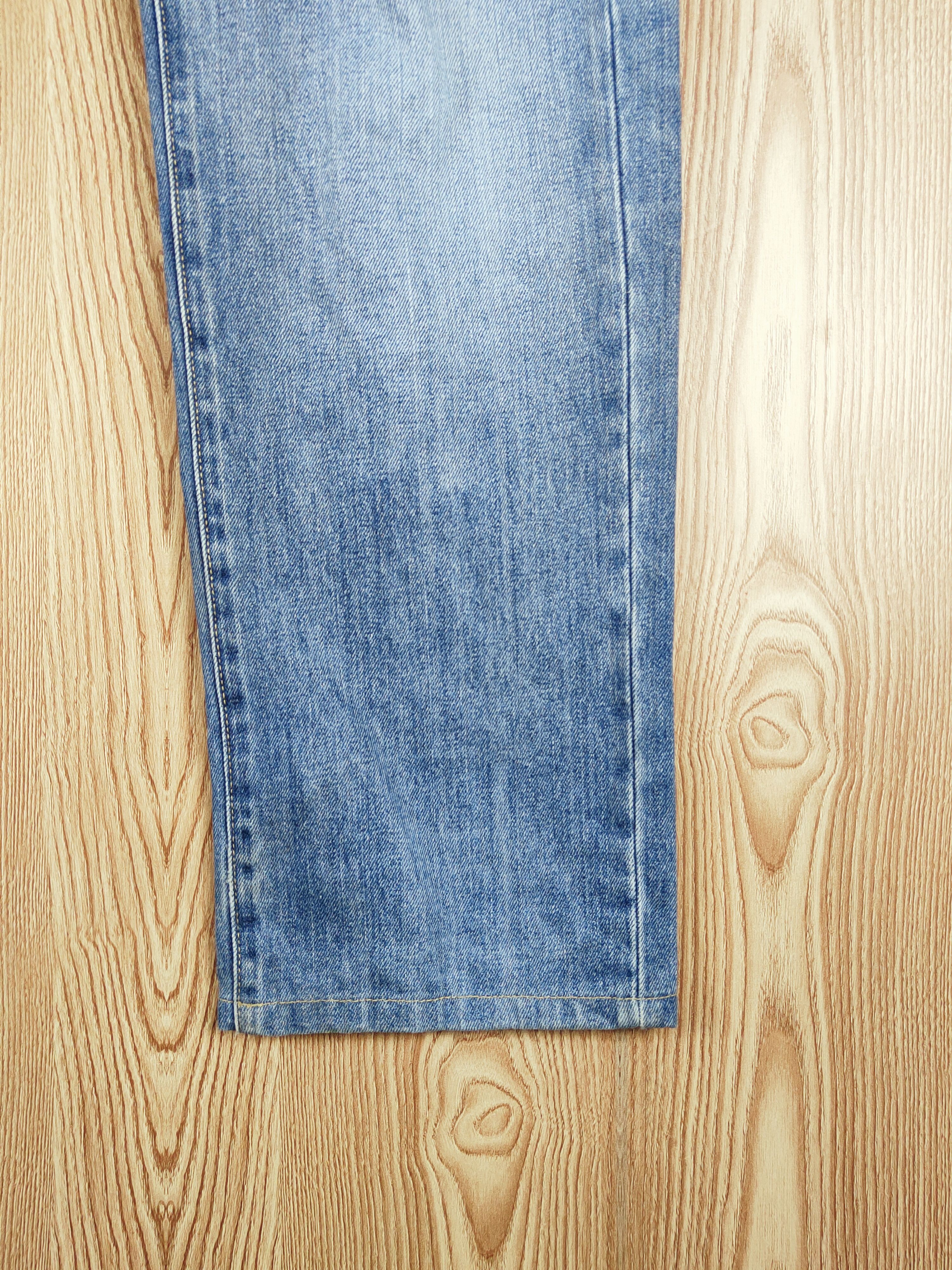 Japanese Brand Uniqlo Blue Faded Distressed Ripped Jeans #S2718 Size US 37 - 6 Thumbnail