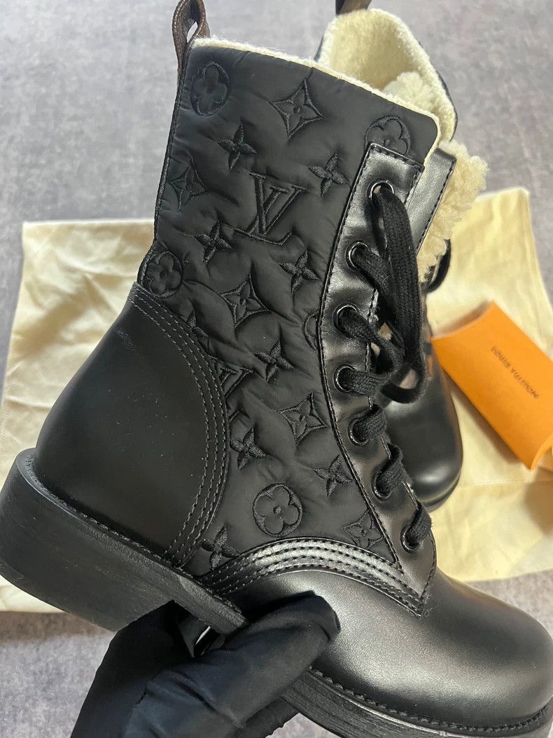 Louis Vuitton Louis Vuitton size 37.5 Embossed lambswool Martin boots Size US 5 / EU 37 - 3 Thumbnail