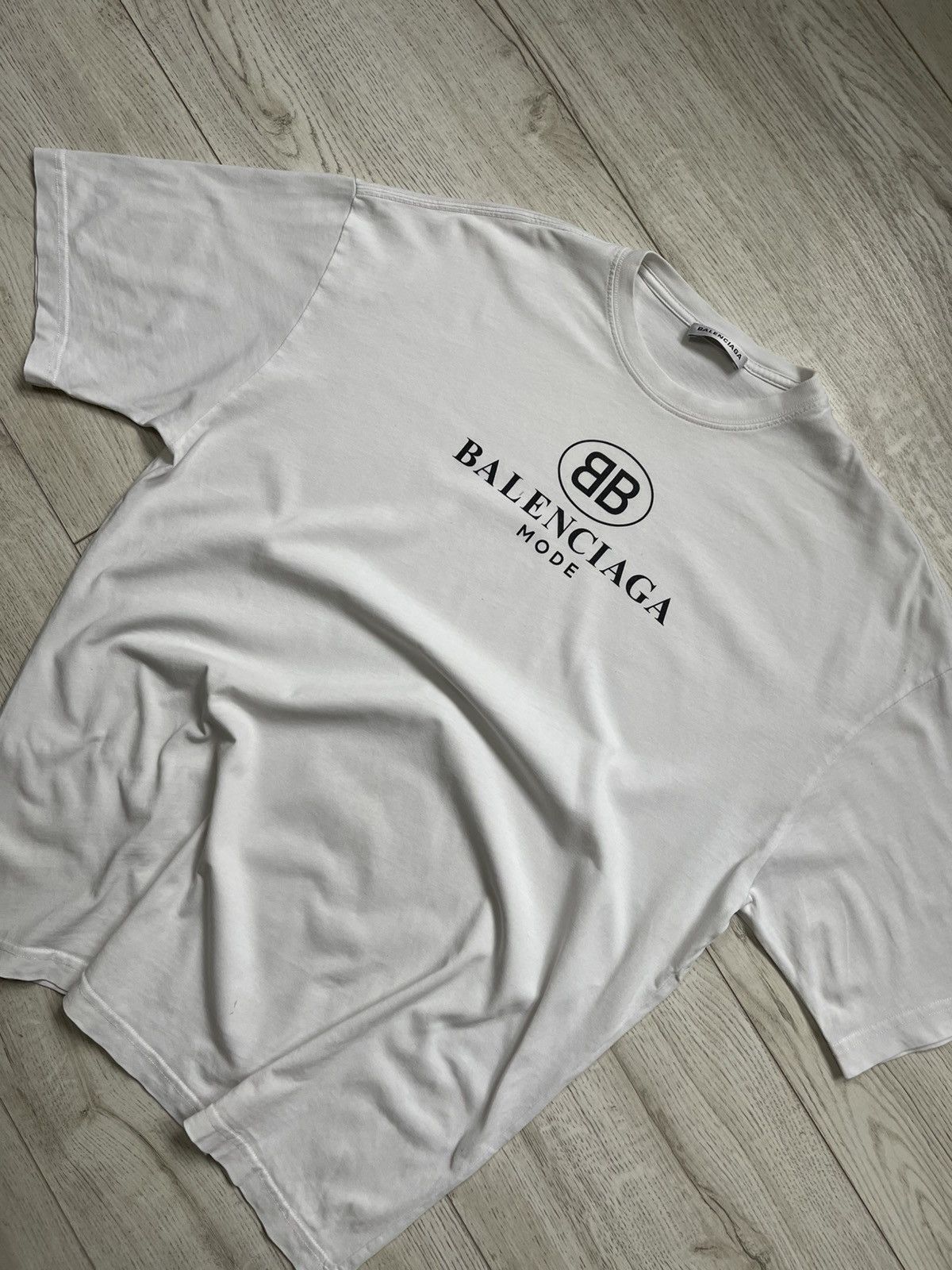 Balenciaga Balenciaga Mode T-shirt Size US S / EU 44-46 / 1 - 3 Thumbnail