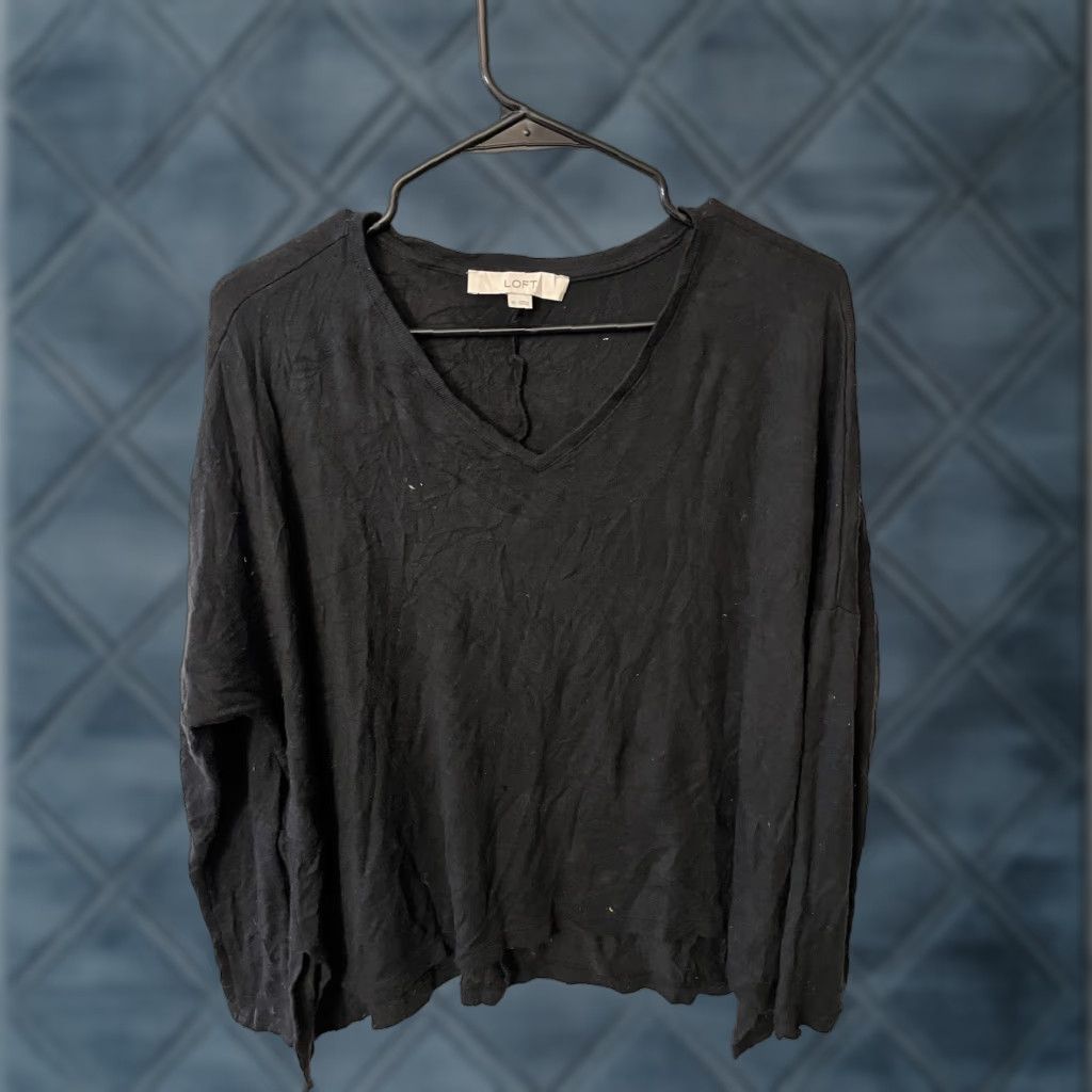 Loft LOFT Women’s Long Sleeve V-Neck Tee XS Black Casual Lightweight Sweater Relaxed Fit Size XS / US 0-2 / IT 36-38 - 1 Thumbnail