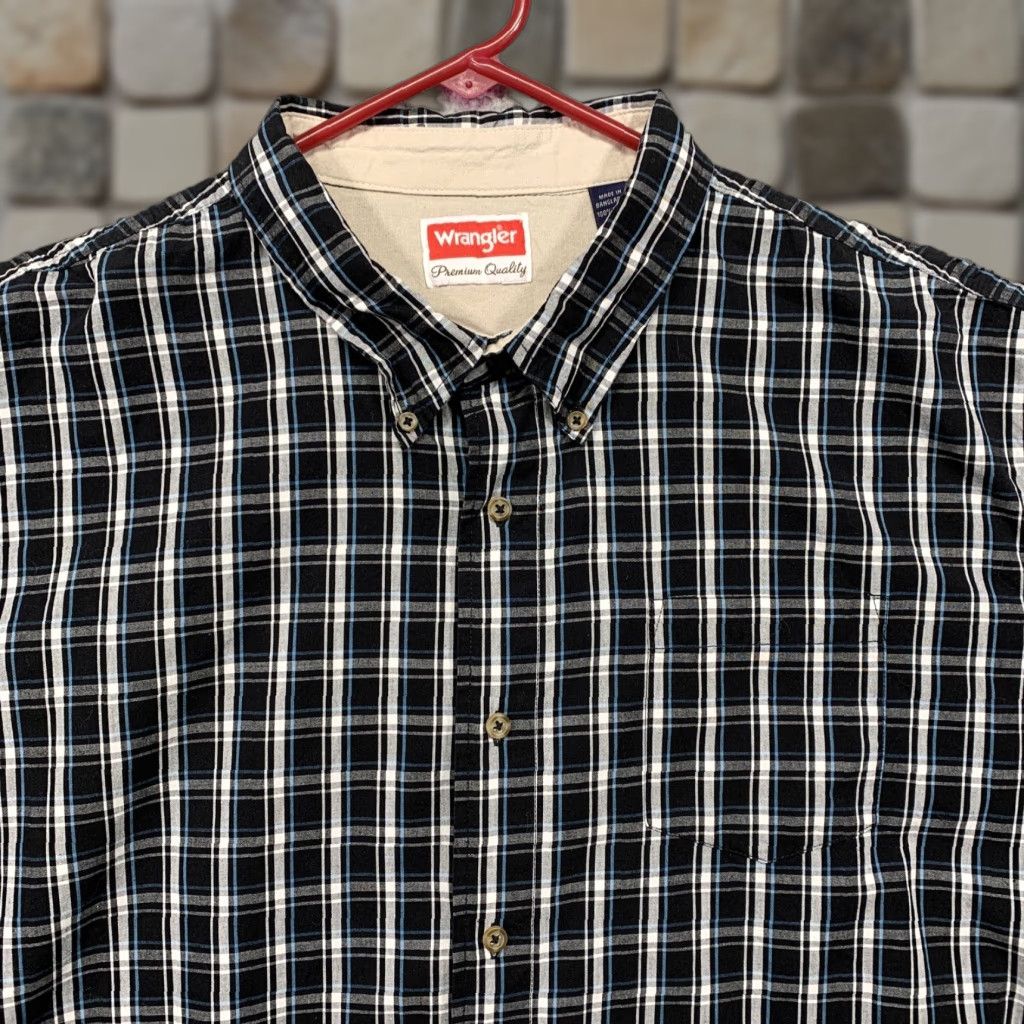 Wrangler Wrangler Button-Up Shirt Men’s 2XL Short Sleeve Black Blue White Plaid Shirt, 100% Cotton, Button Closure, 46 in Chest, Regular Fit, Big & Tall, Men Size US XXL / EU 58 / 5 - 1 Thumbnail