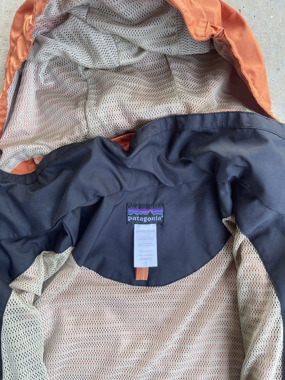 Patagonia Vtg Patagonia Windbreaker Puffer Orange Jacket Hooded Coat Size XS / US 0-2 / IT 36-38 - 3 Thumbnail