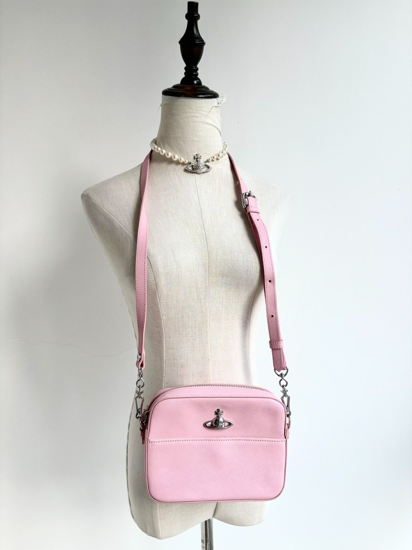 Vivienne Westwood Vivienne Westwood Pink Camera Bag Size ONE SIZE - 1 Thumbnail