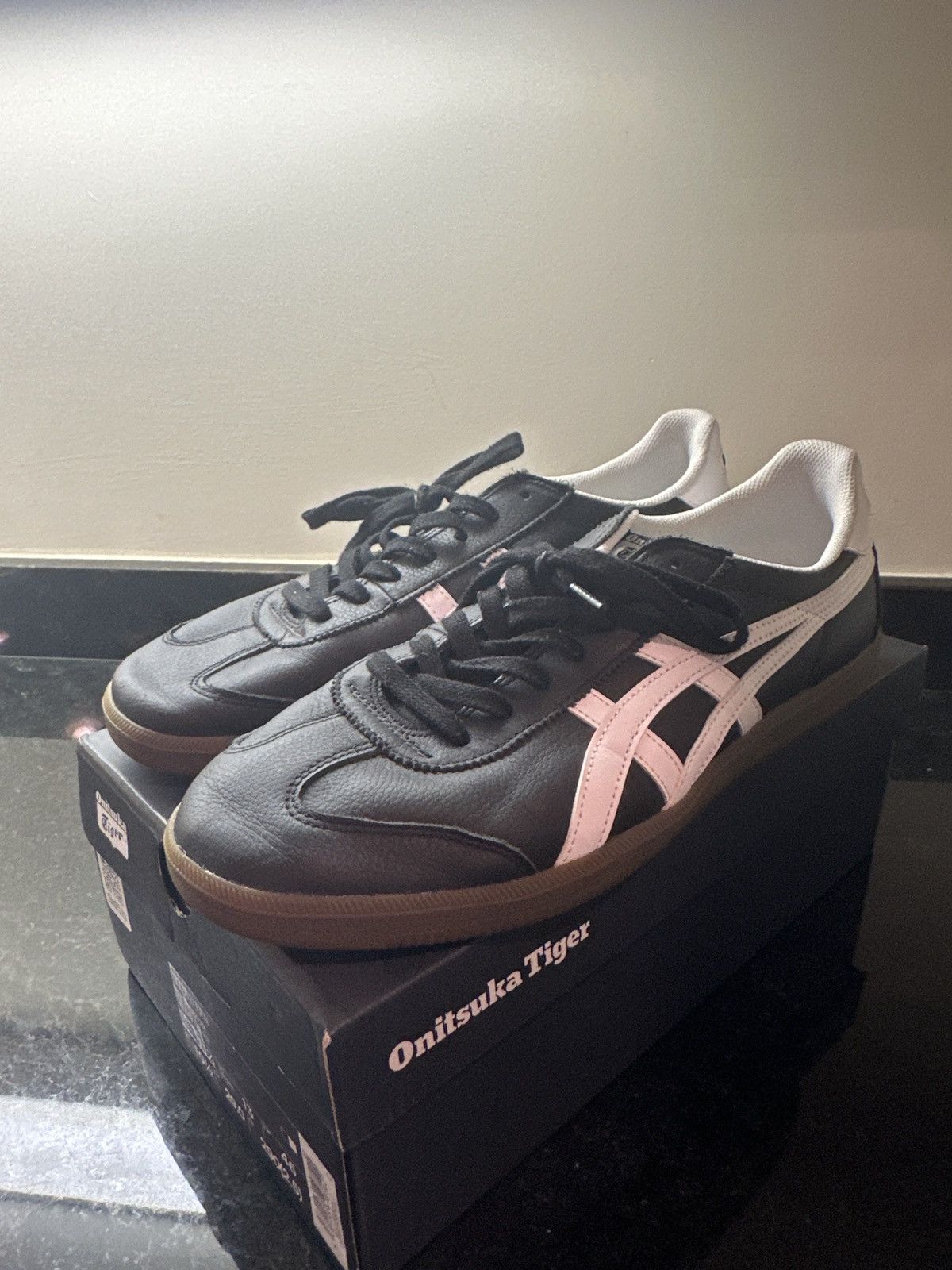 Onitsuka Tiger Onisuka Tiger Tokuten Black White Gum Size US 11.5 / EU 44-45 - 1 Thumbnail