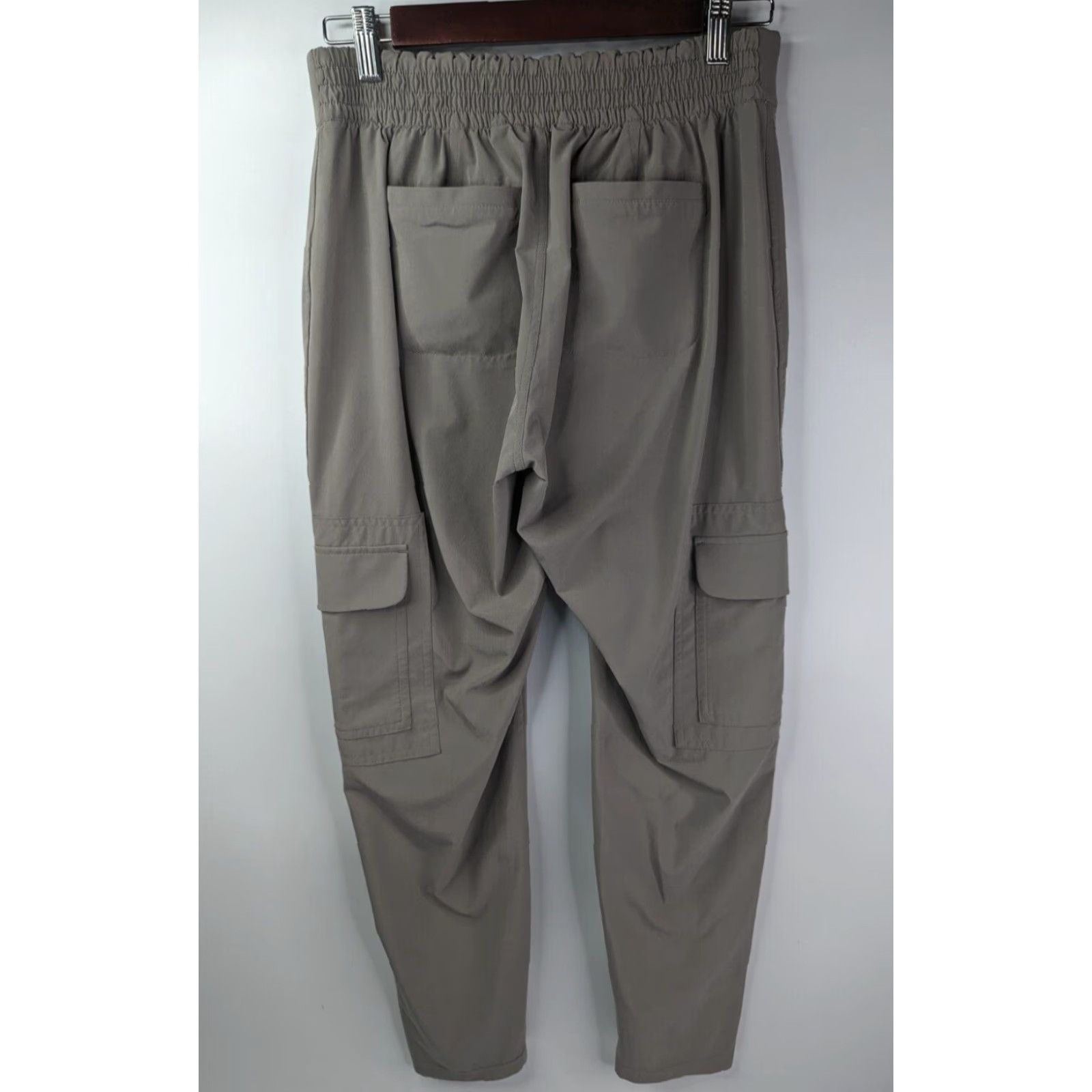 Athleta Athleta Chelsea Cargo Pant Light Asphalt Taupe 594971 Size 6 Lightweight Pull On Grey Cargo Pant Women Size 28" / US 6 / IT 42 - 4 Thumbnail