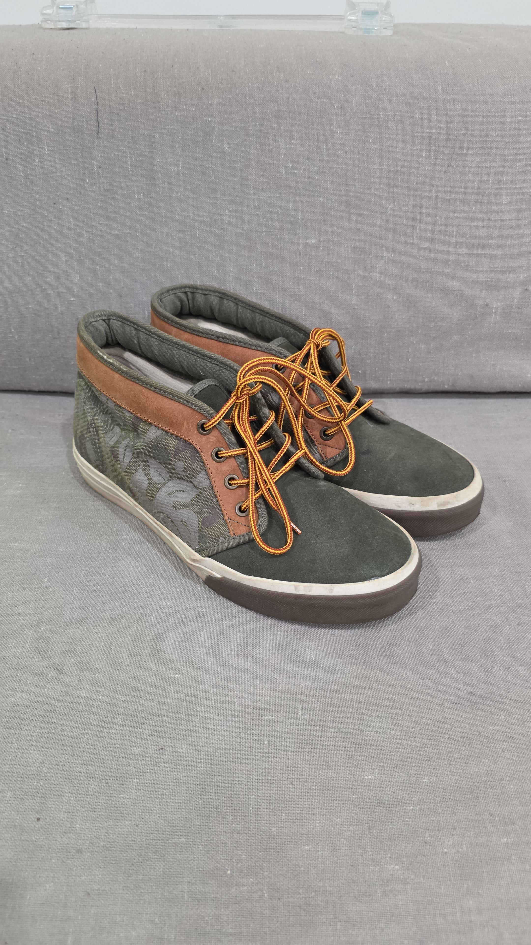 Vans Vans Camo Hi-Tops Size US 9 / EU 42 - 1 Thumbnail