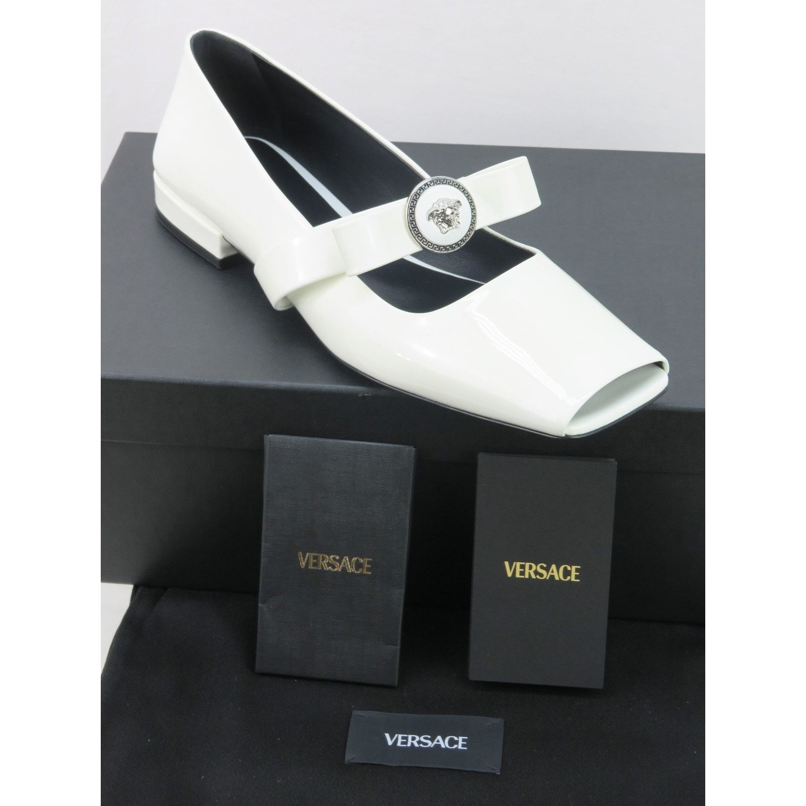 Versace VERSACE WHITE PATENT LEATHER COIN MEDUSA HEAD BOW FLATS 41 Size US 11 / IT 41 - 11 Thumbnail