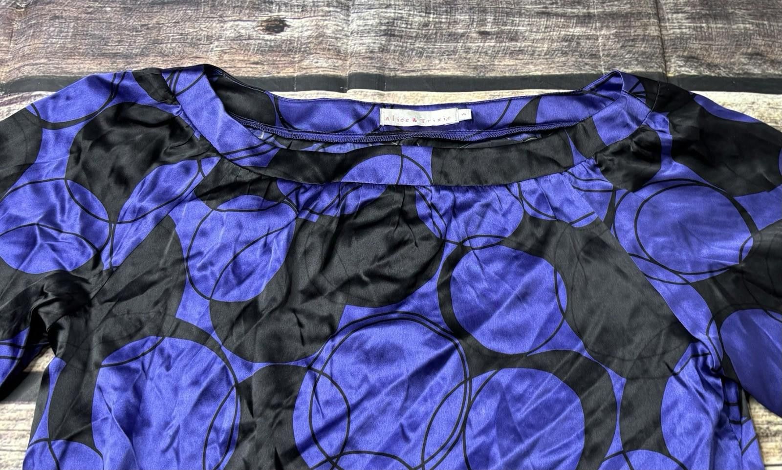 Other Alice & Trixie Top Women's M Silk Geometric Tie Hem Satin Size M / US 6-8 / IT 42-44 - 4 Thumbnail