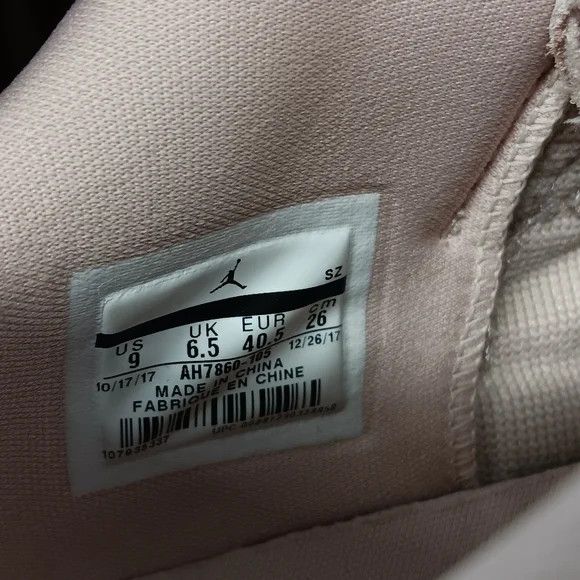 Jordan Brand Jordan Women's 11 Retro Low 'Rose Gold' - US9 Size US 9 / IT 39 - 14 Thumbnail