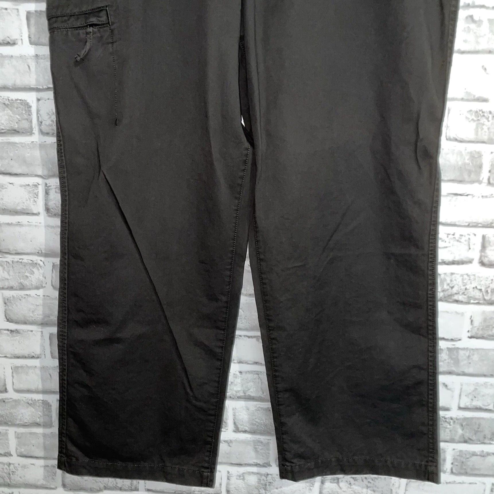 Dockers VINTAGE Dockers Classic Fit Men’s Gray Cotton Chino Pants 42x30 Size US 42 / EU 58 - 3 Thumbnail