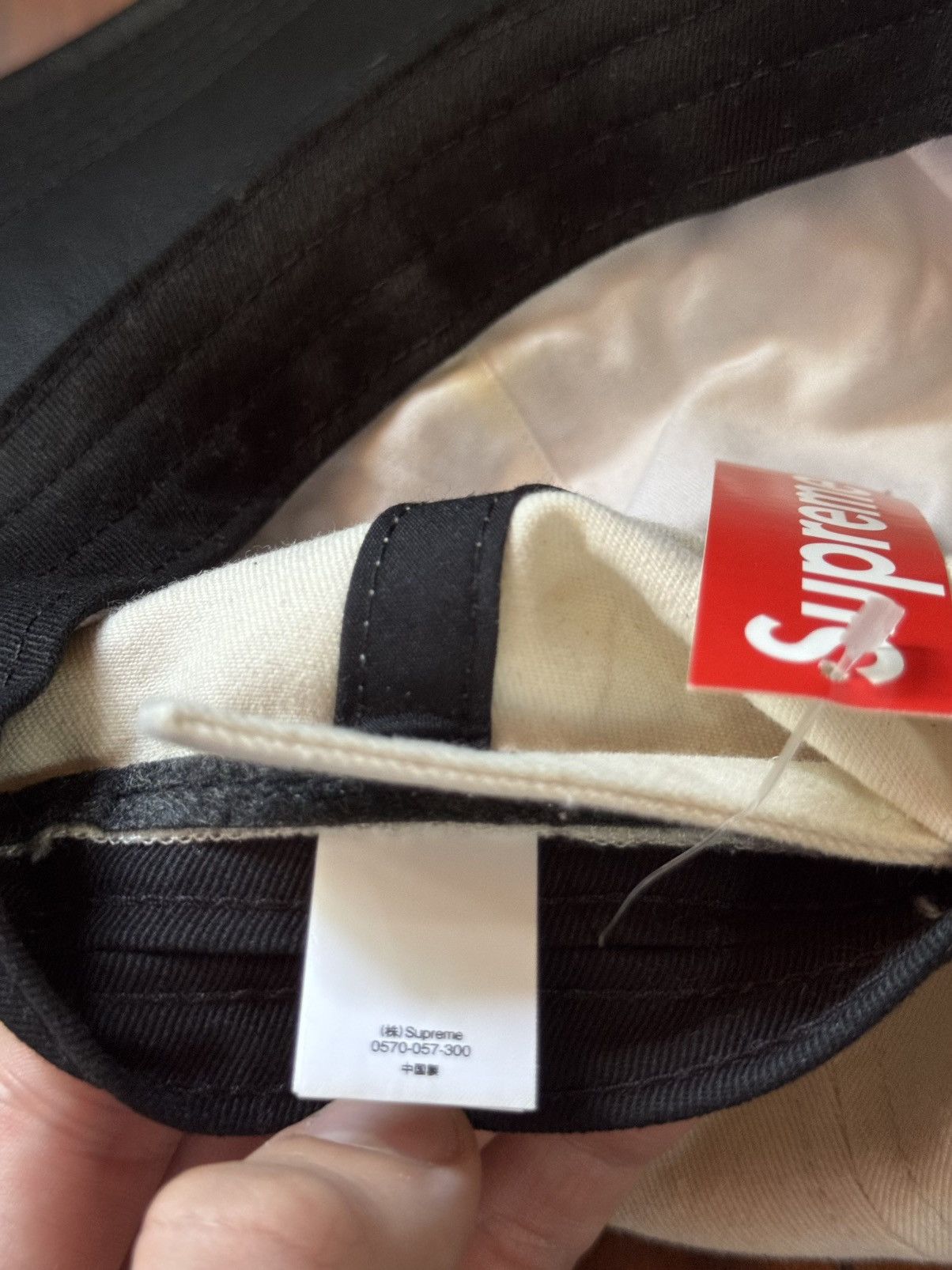 Supreme SUPREME LEATHER VISOR 6 PANEL HAT CAP WHITE SS21 Size ONE SIZE - 6 Thumbnail