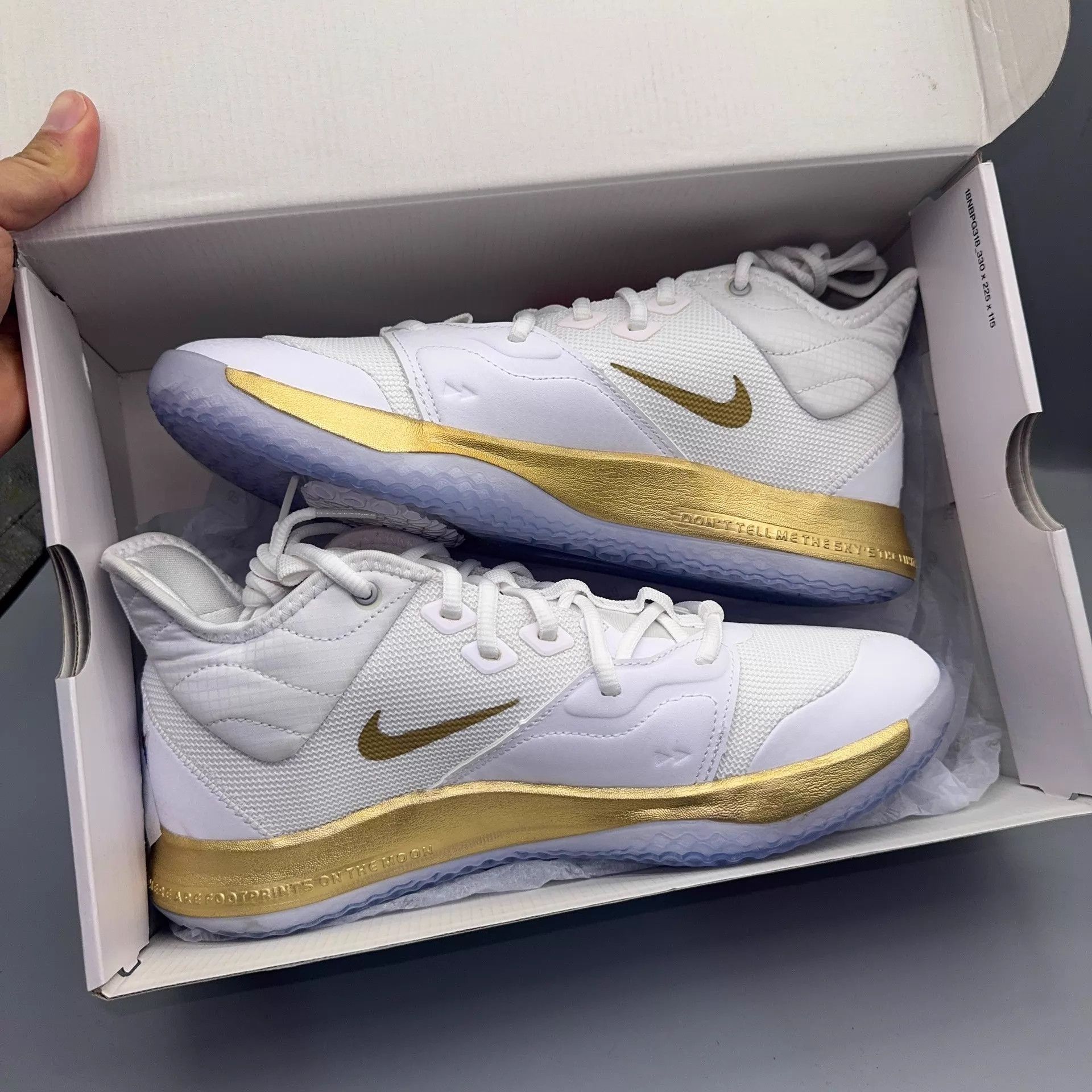 Nike Nike PG3 NASA Apollo Moon White/Plat CI2666-100 Size US 9 / EU 42 - 6 Thumbnail