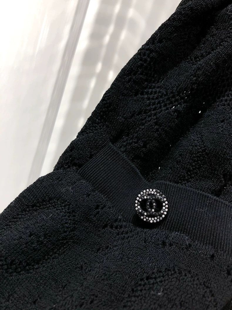 Chanel Chanel 21 hollowed-out dresses 2503-Nextarrow Size XXS / US 00 / IT 34 - 4 Thumbnail