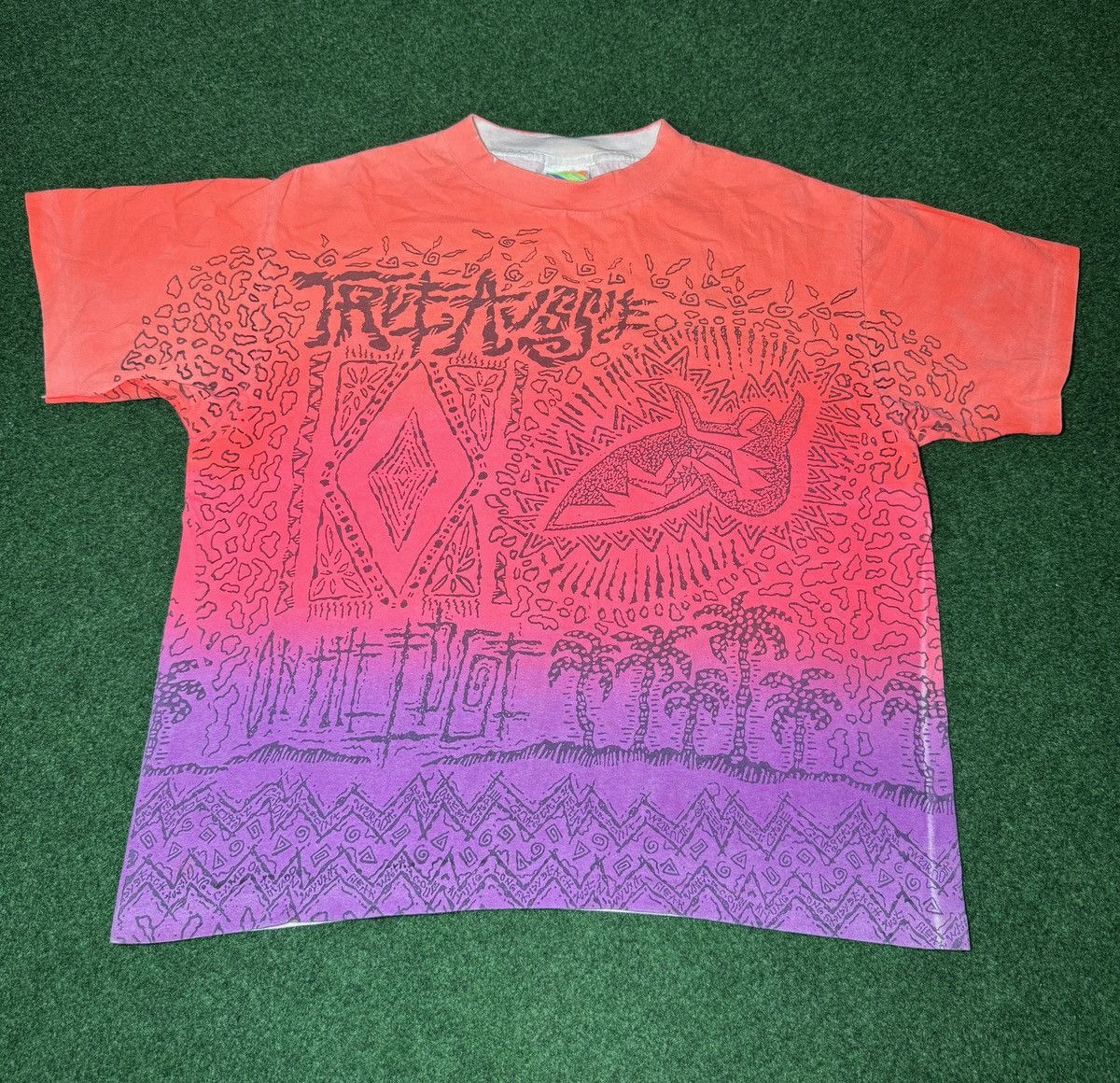 Vintage Vintage 90s True Aussie Beach Surfer Boxy Retro T Shirt Size US L / EU 52-54 / 3 - 1 Thumbnail