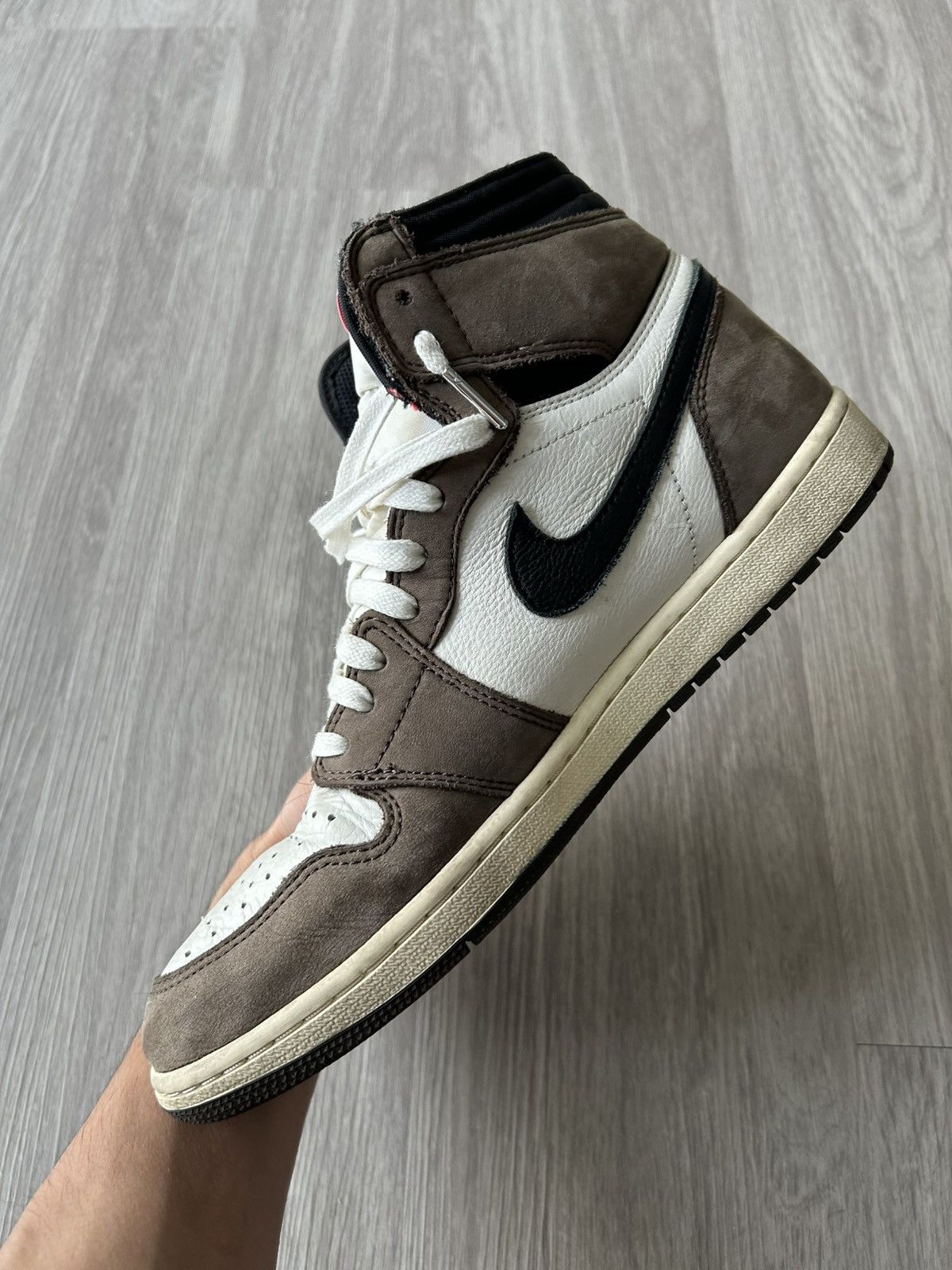 Jordan Brand × Travis Scott Travis Scott x Air Jordan Retro 1 High OG Mocha Size 11 Size US 11 / EU 44 - 9 Thumbnail
