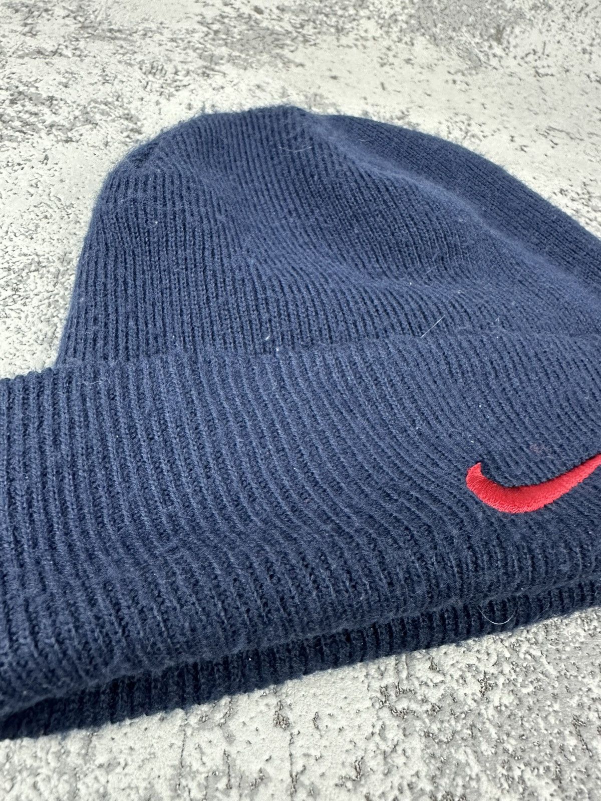 Nike Vintage Nike Beanie Navy Blue Red Swoosh Logo Knit Cap Size ONE SIZE - 2 Thumbnail