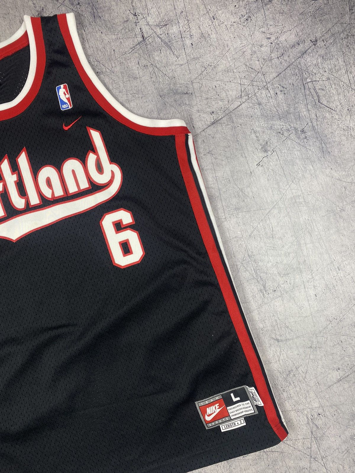 NBA × Nike × Vintage Vintage 90s Nike NBA Portland Bonzi Wells #6 Soccer Jersey Size US L / EU 52-54 / 3 - 3 Thumbnail