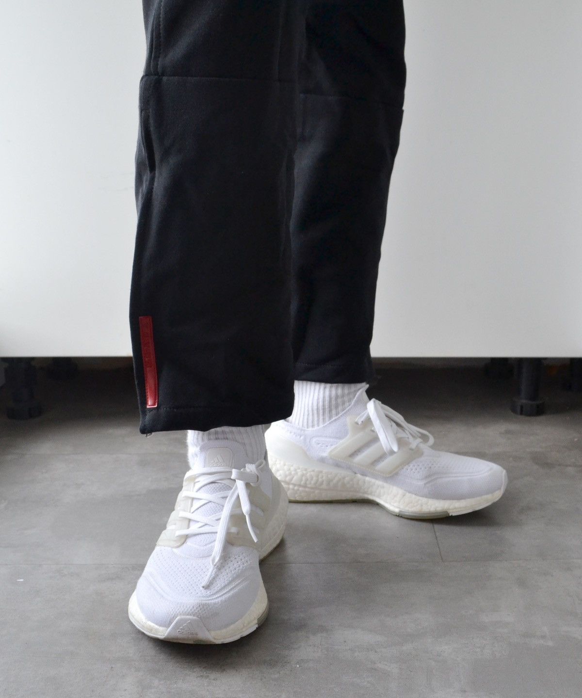 Prada 🔴 PRADA Pants Sport Nylon Black Trousers Red Tab Zip Pocket Size US 28 / EU 44 - 4 Thumbnail