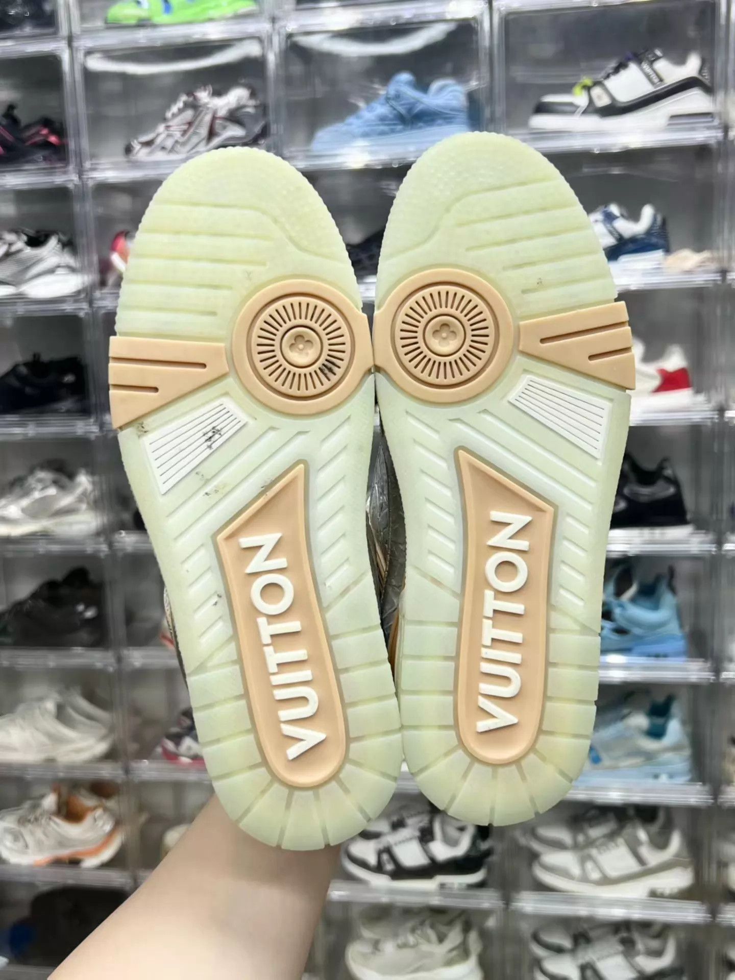 Louis Vuitton LV Trainer Metallic Silver UK6.5 Near New Size US 7.5 / EU 40-41 - 8 Thumbnail