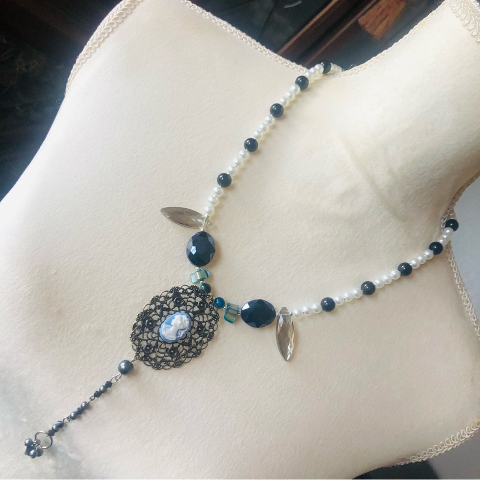 Handmade Handcrafted filigree cameo black agate pearl necklace Size ONE SIZE - 1 Thumbnail