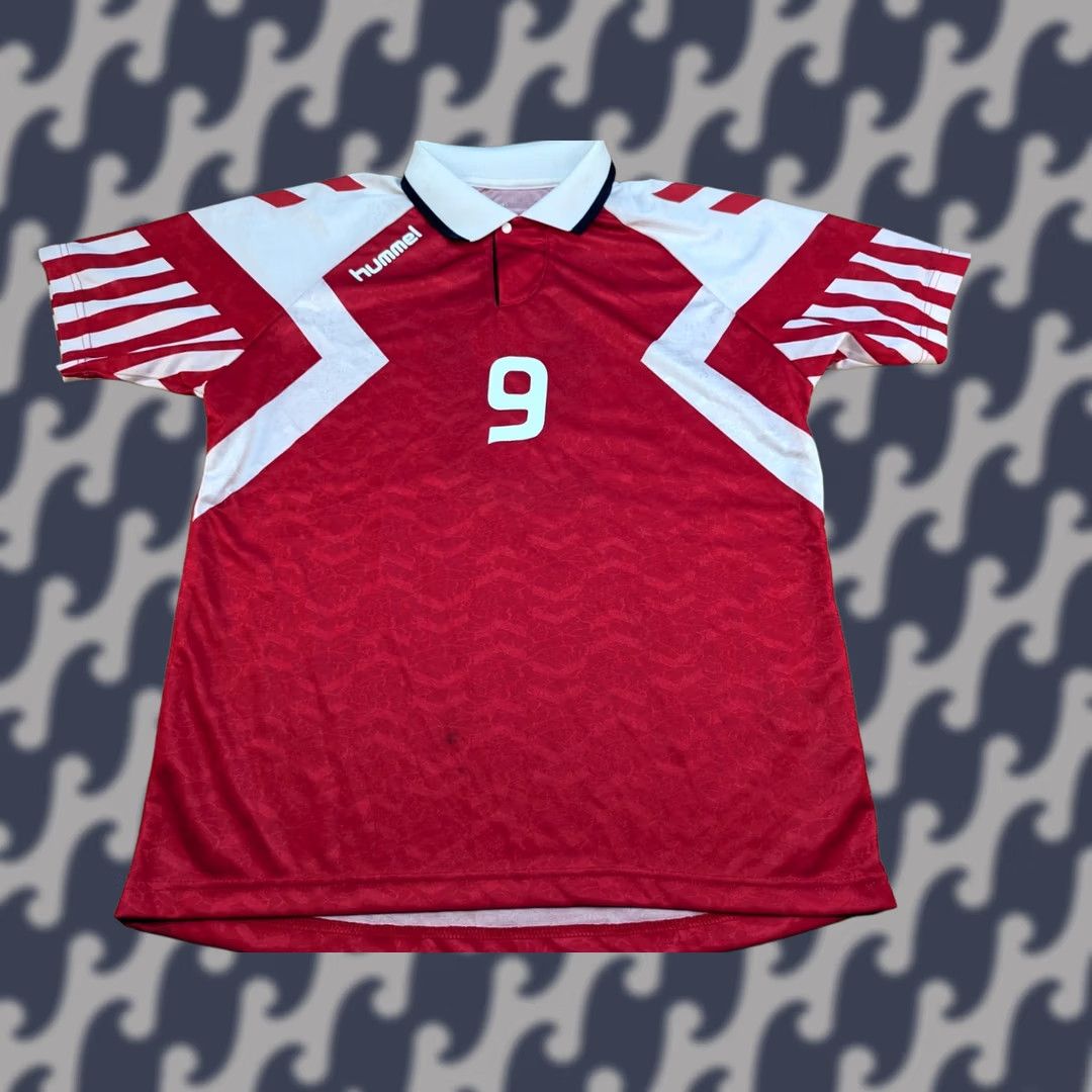 Hummel Hummel Denmark 1992 1994 Home #9 Povlsen Football Jersey Medium Red Short Sleeve Pullover T-Shirt Mens Athletic Jersey Vintage: No Size US M / EU 48-50 / 2 - 1 Thumbnail