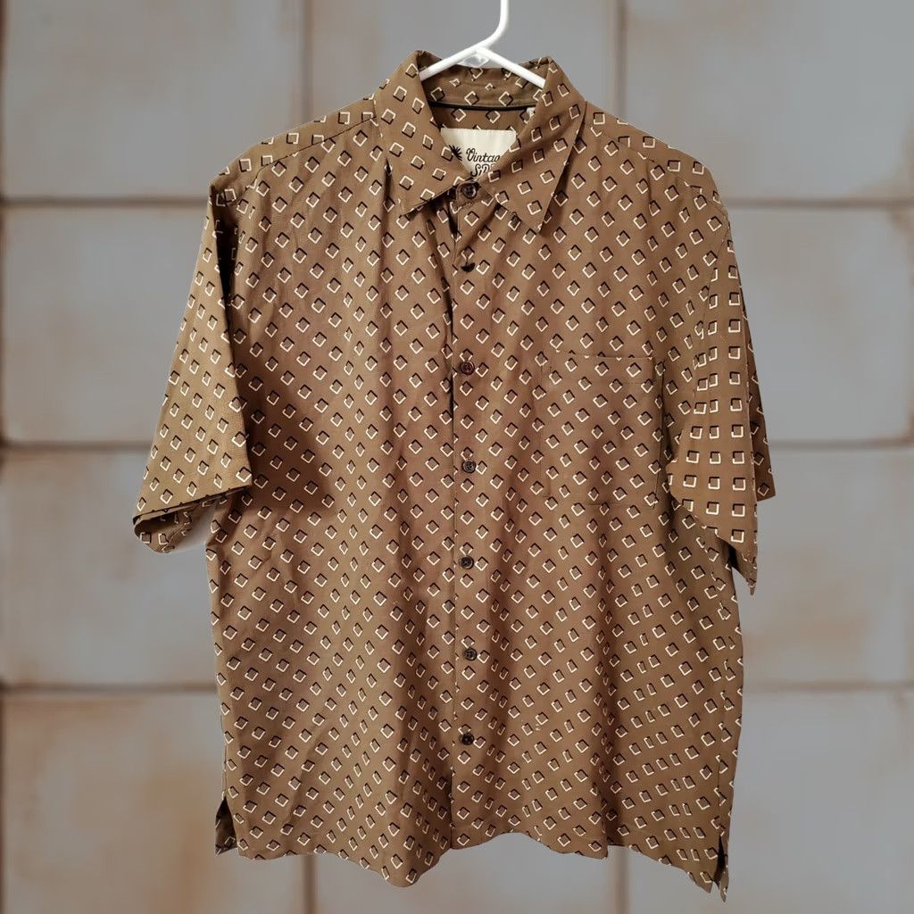Vintage VINTAGE Silk Brand Shirt Men L Polo Brown Square Design 100% Silk Button-Front Short Sleeve Geometric Shapes Casual Travel Summer Spring Mens Size US L / EU 52-54 / 3 - 1 Thumbnail