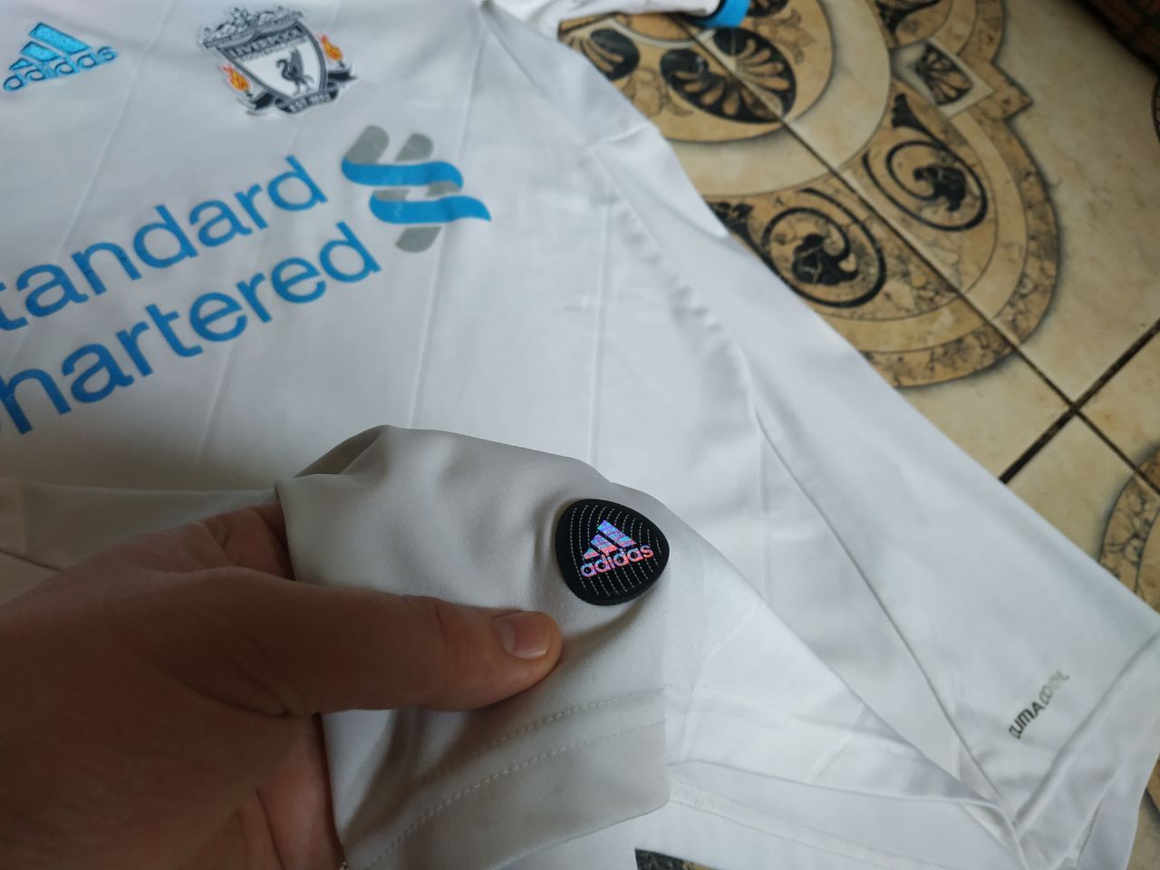 Adidas Adidas 2011-12 Liverpool FC Away Jersey - Pristine Sponsor Size US M / EU 48-50 / 2 - 5 Thumbnail