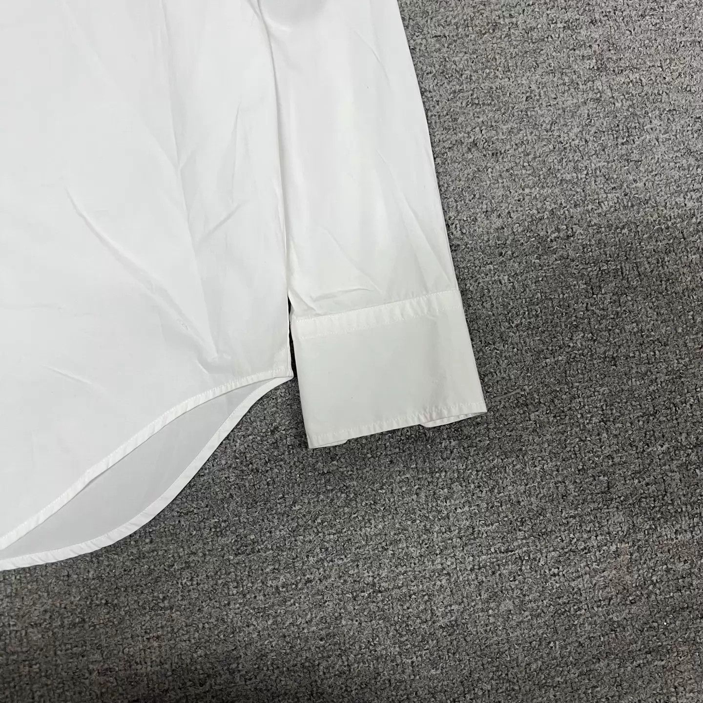Prada Prada Runway Backless Triangle Logo White Shirt 40 M Size US M / EU 48-50 / 2 - 5 Thumbnail