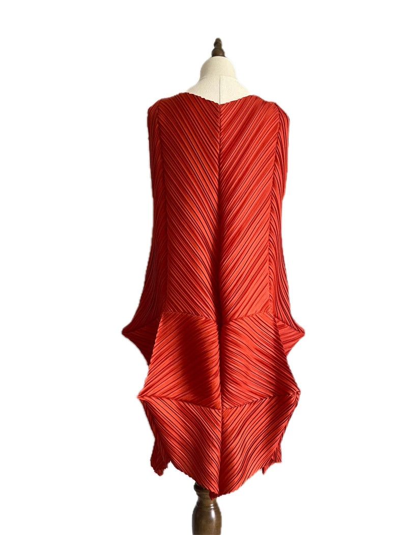 Issey Miyake Issey Miyake size:2 Orange-red main line deep V sea urchin Size S / US 4 / IT 40 - 5 Thumbnail